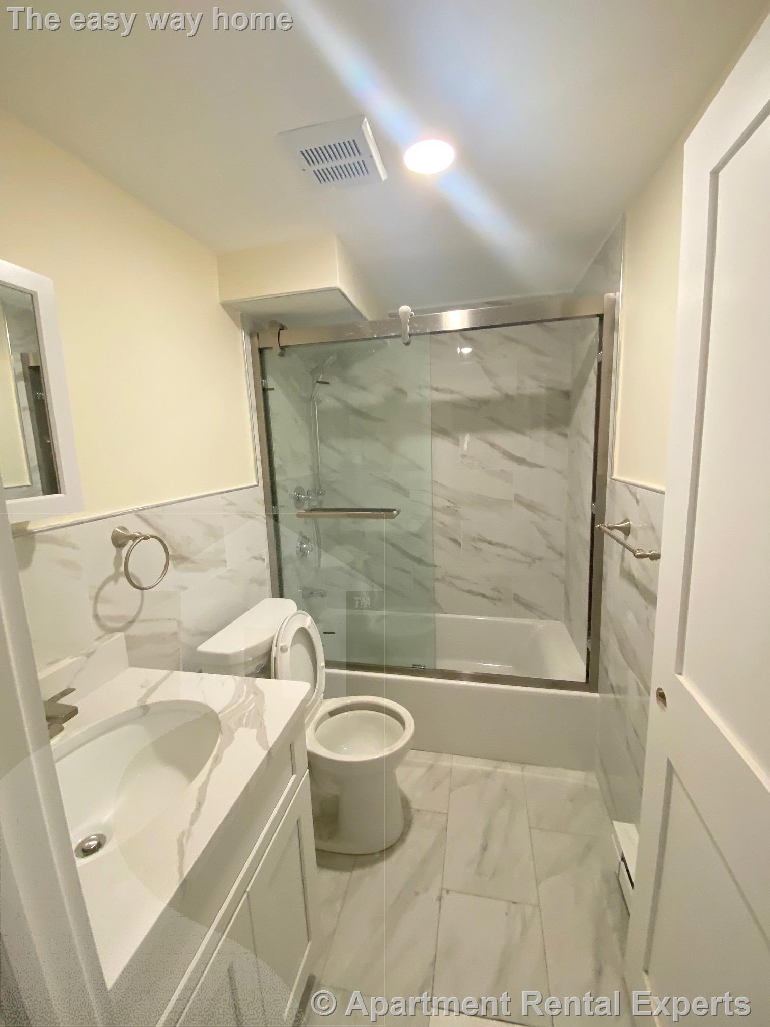 32 Putnam Ave, Riverside