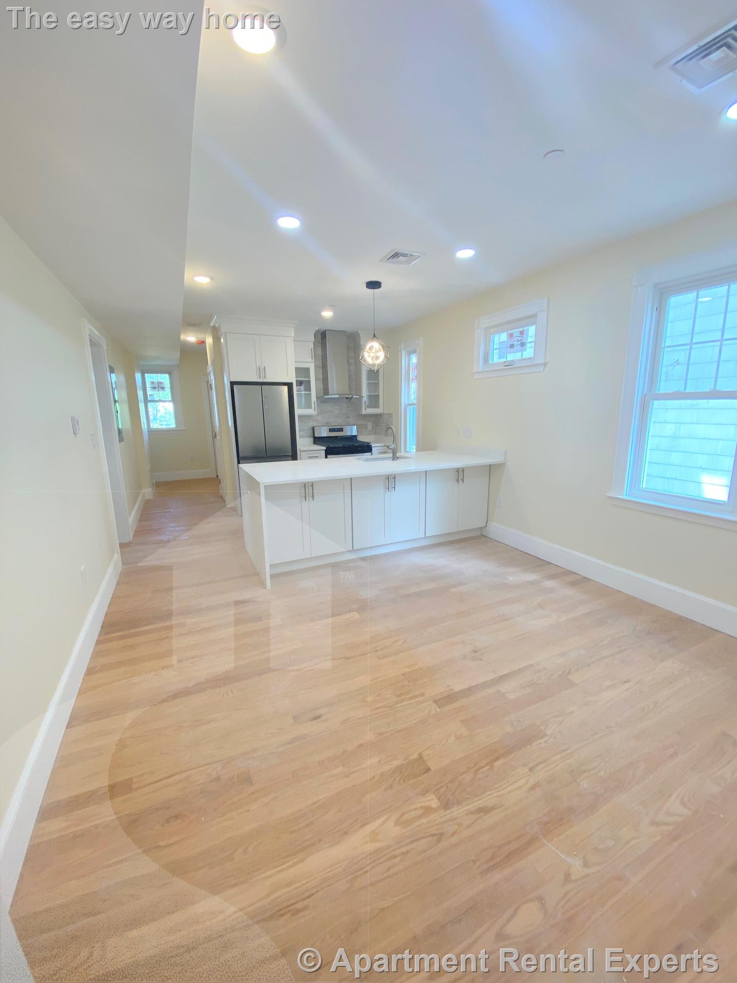 32 Putnam Ave, Riverside