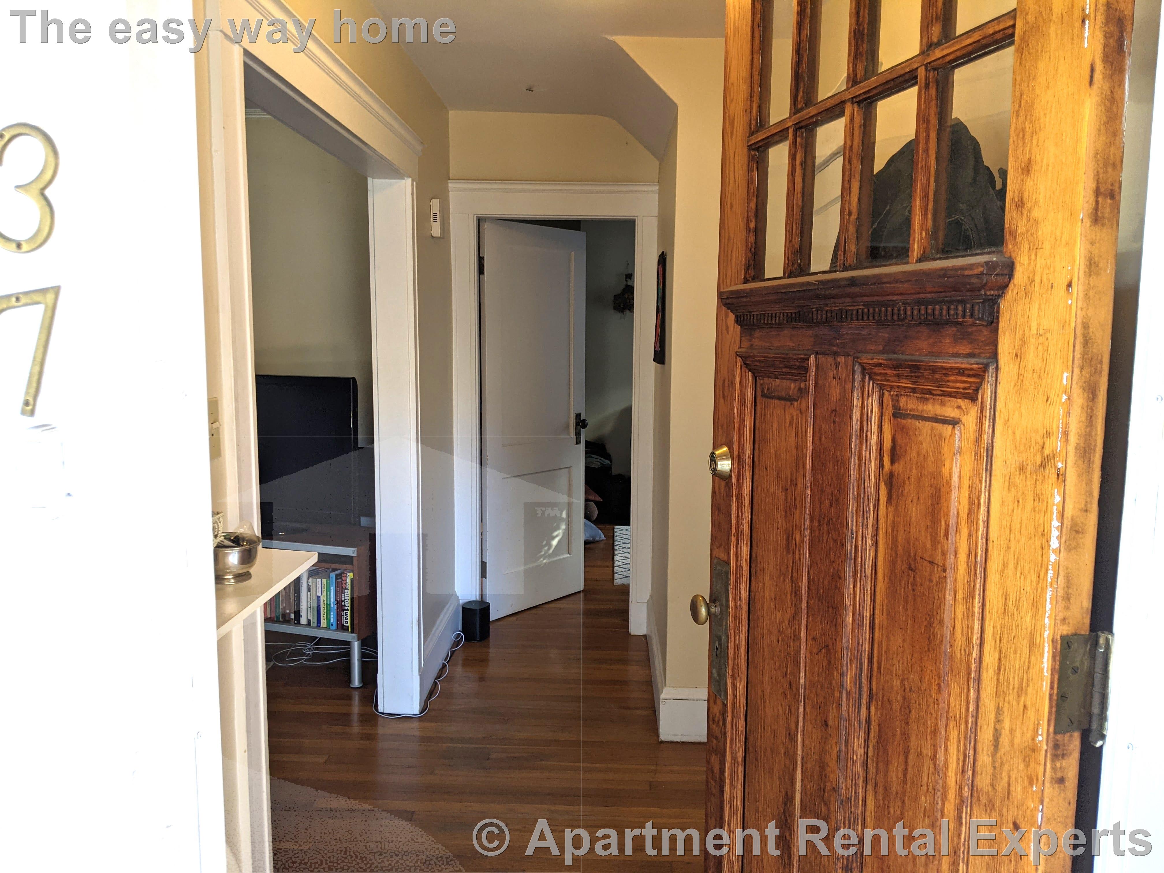 37 Irvington Rd, Tufts