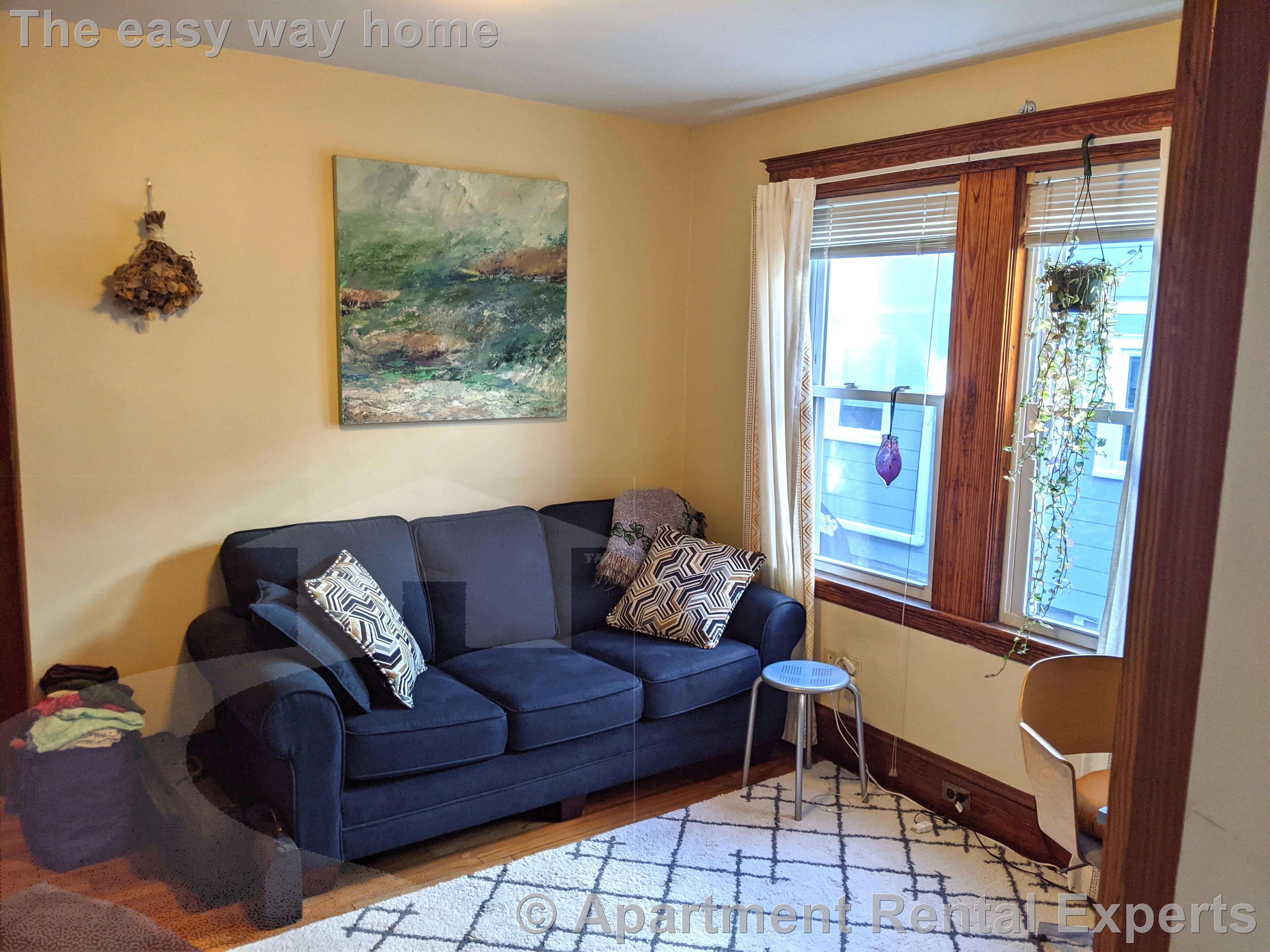 37 Irvington Rd, Tufts