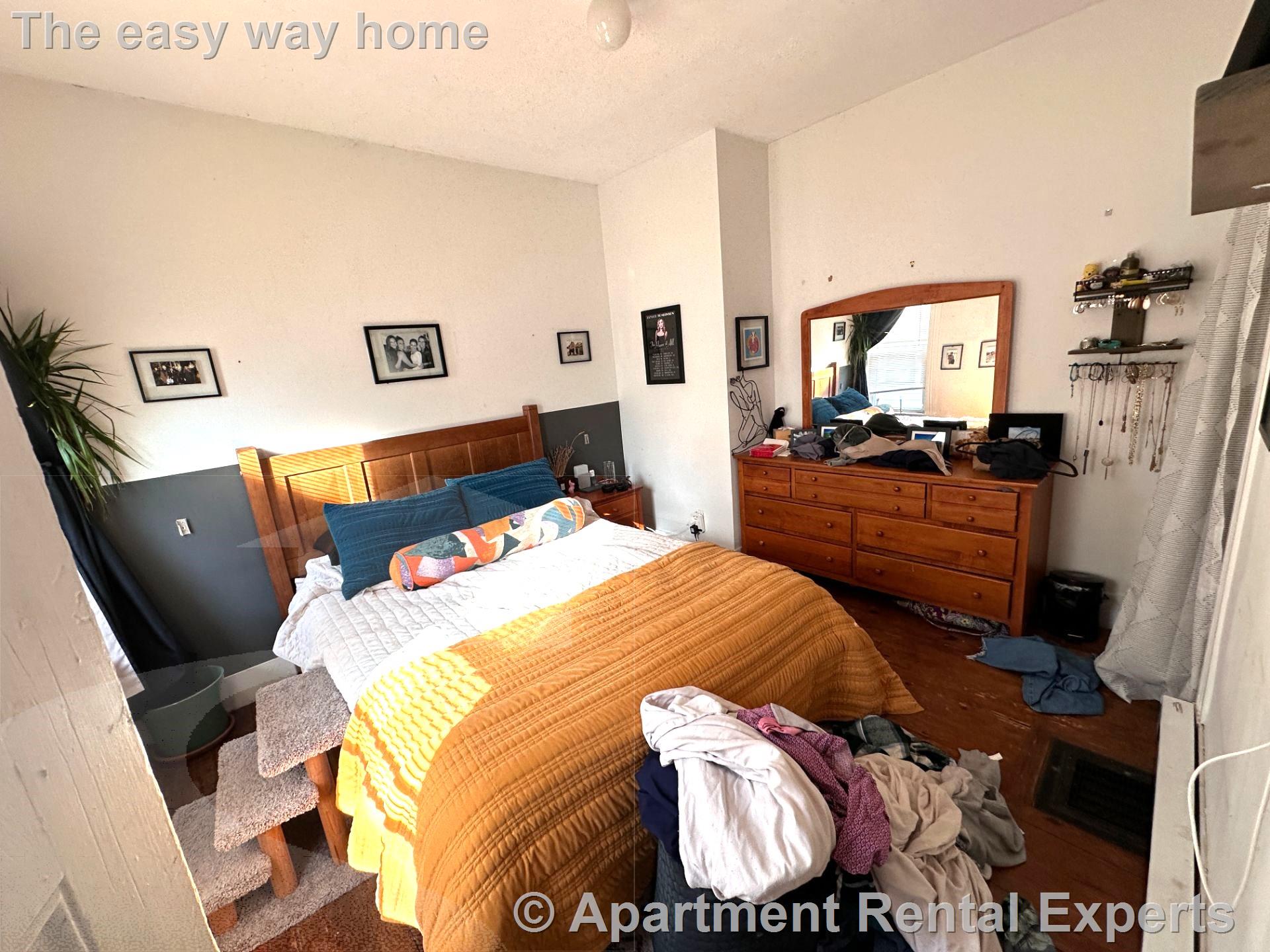 37-39 Josephine Ave, Davis Square