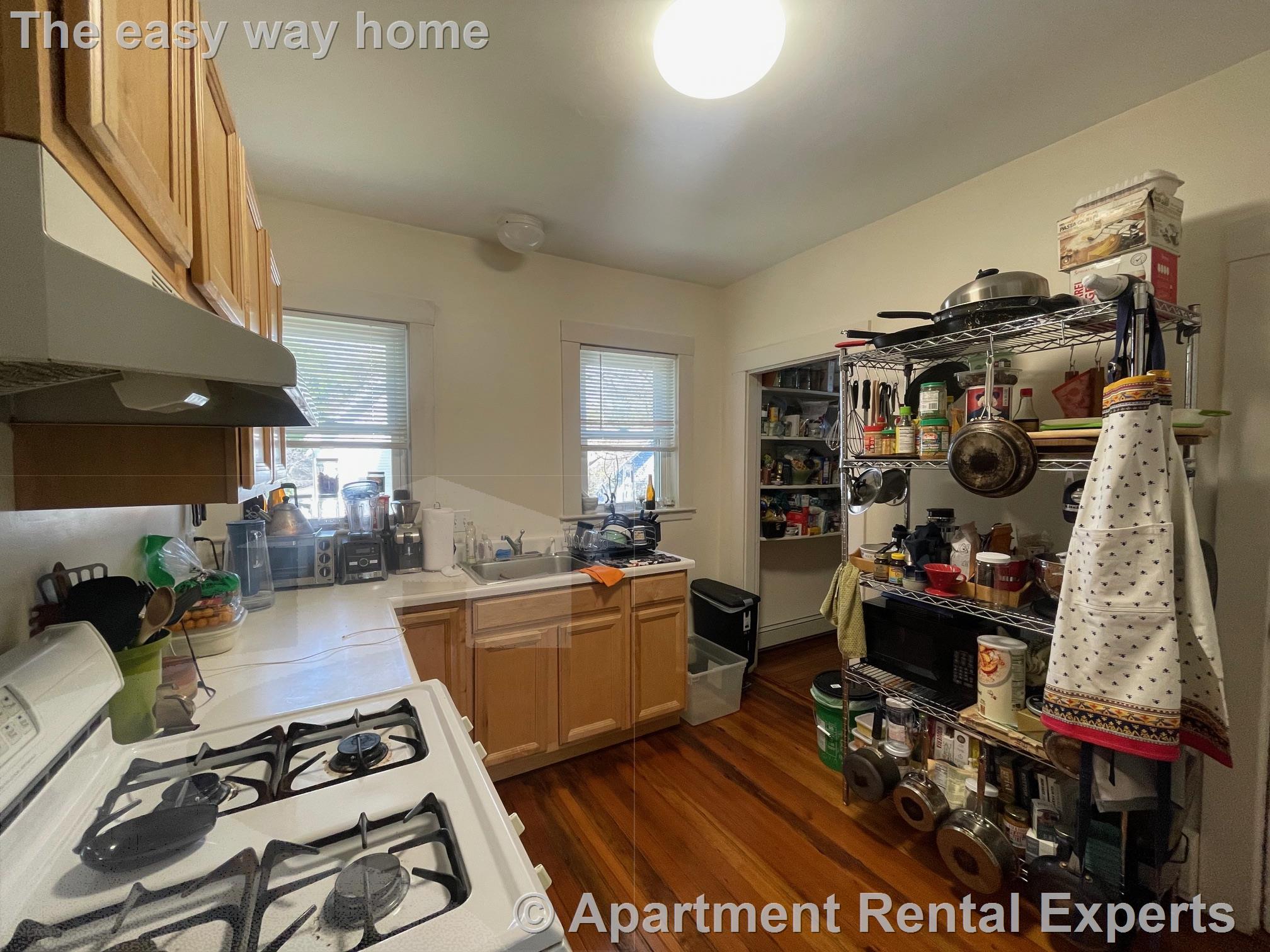 17 Belmont Sq, Porter Square