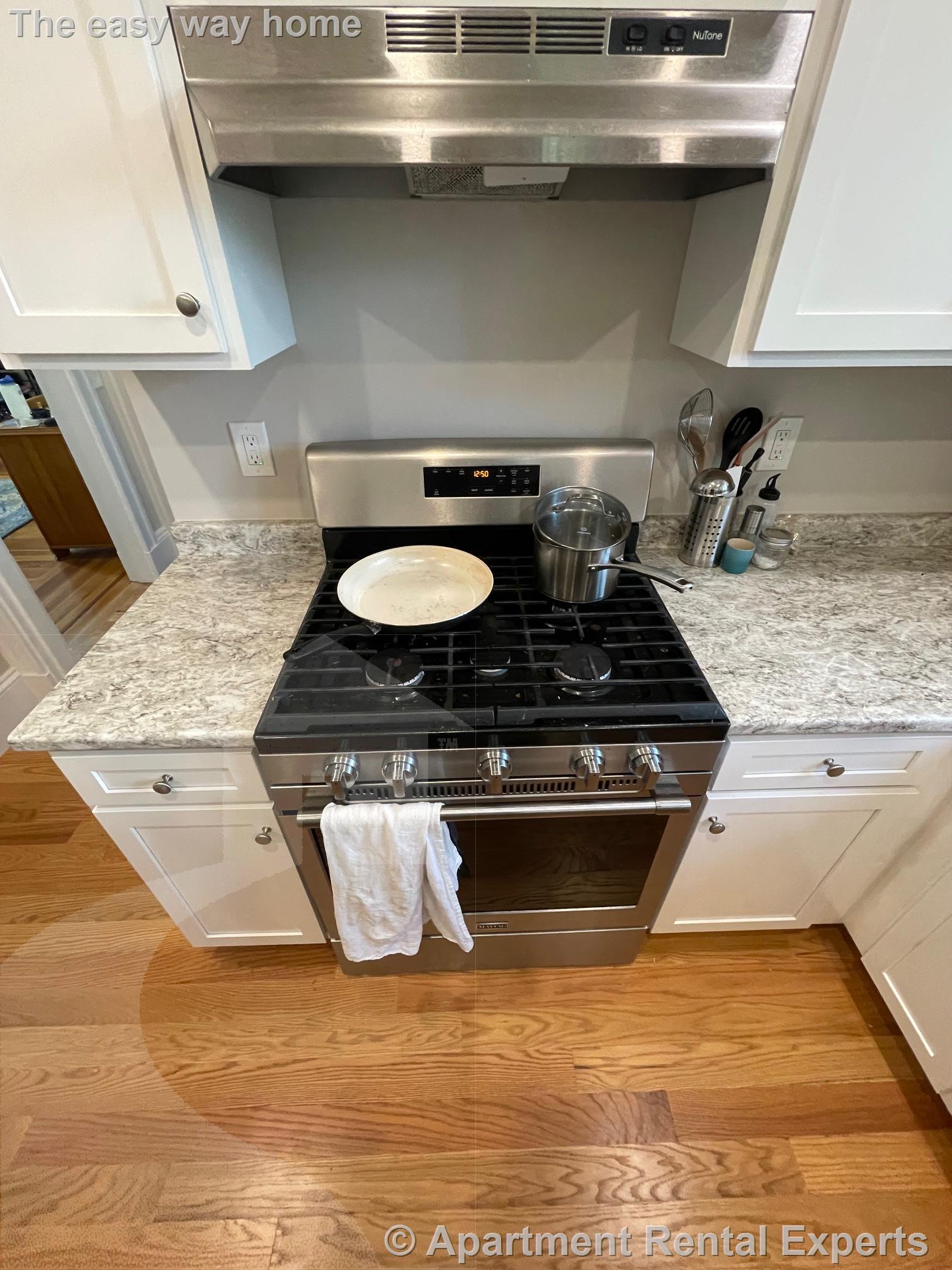 17 Belmont Sq, Porter Square