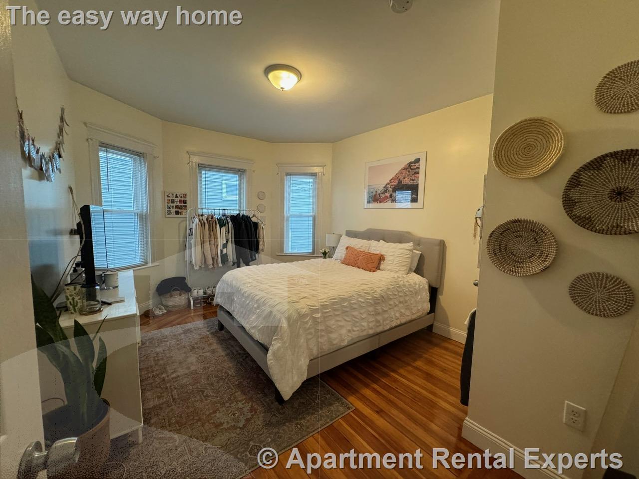 29-31 Belknap St, Teele Square