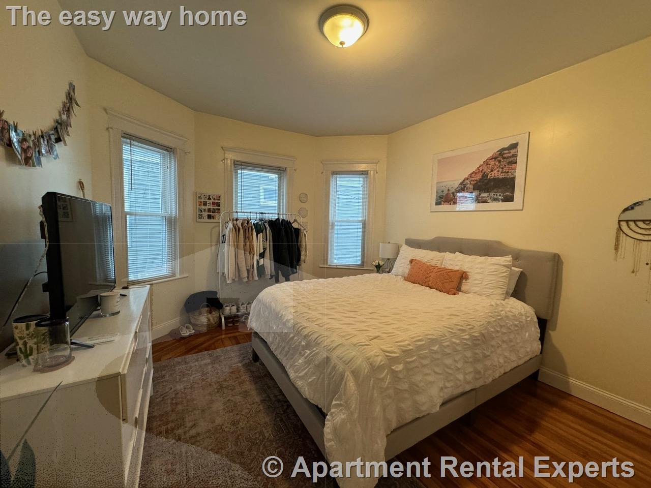 29-31 Belknap St, Teele Square