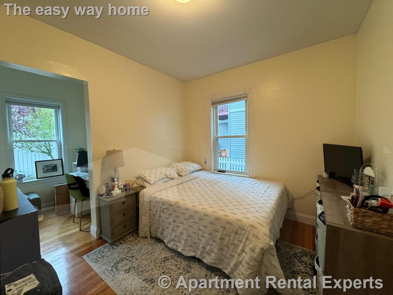 29-31 Belknap St, Teele Square