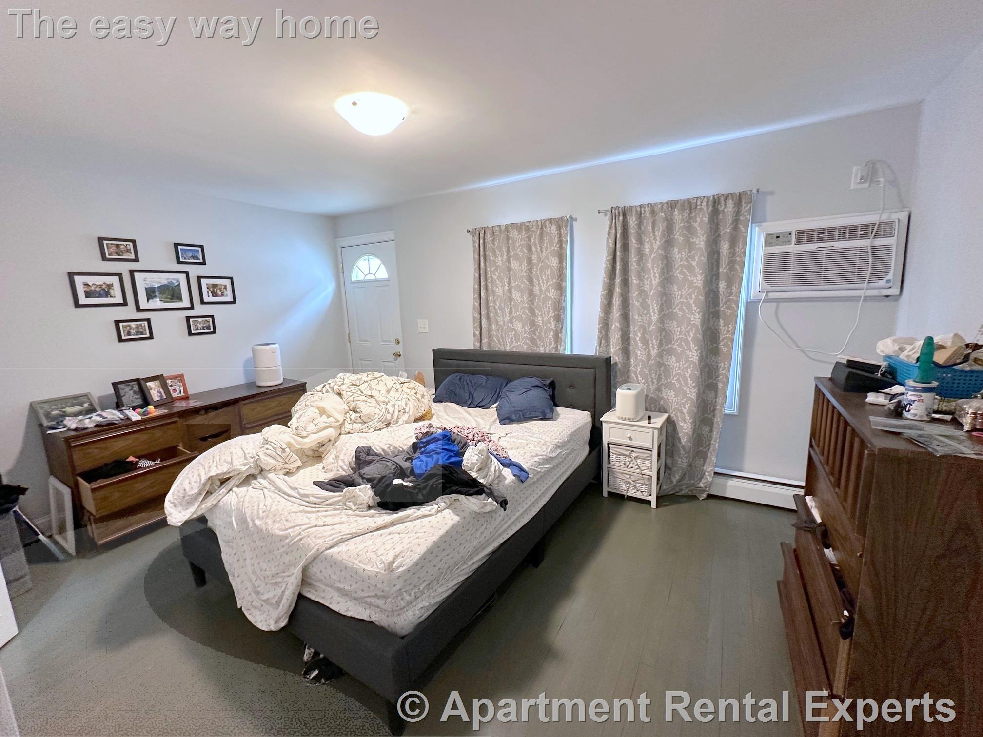 164 Charles St, East Cambridge