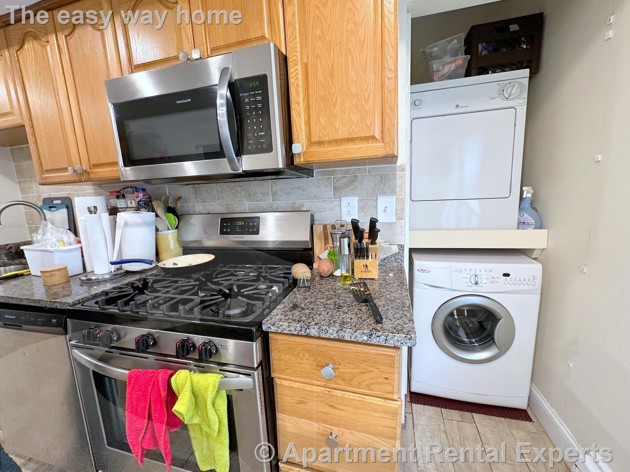 164 Charles St, East Cambridge