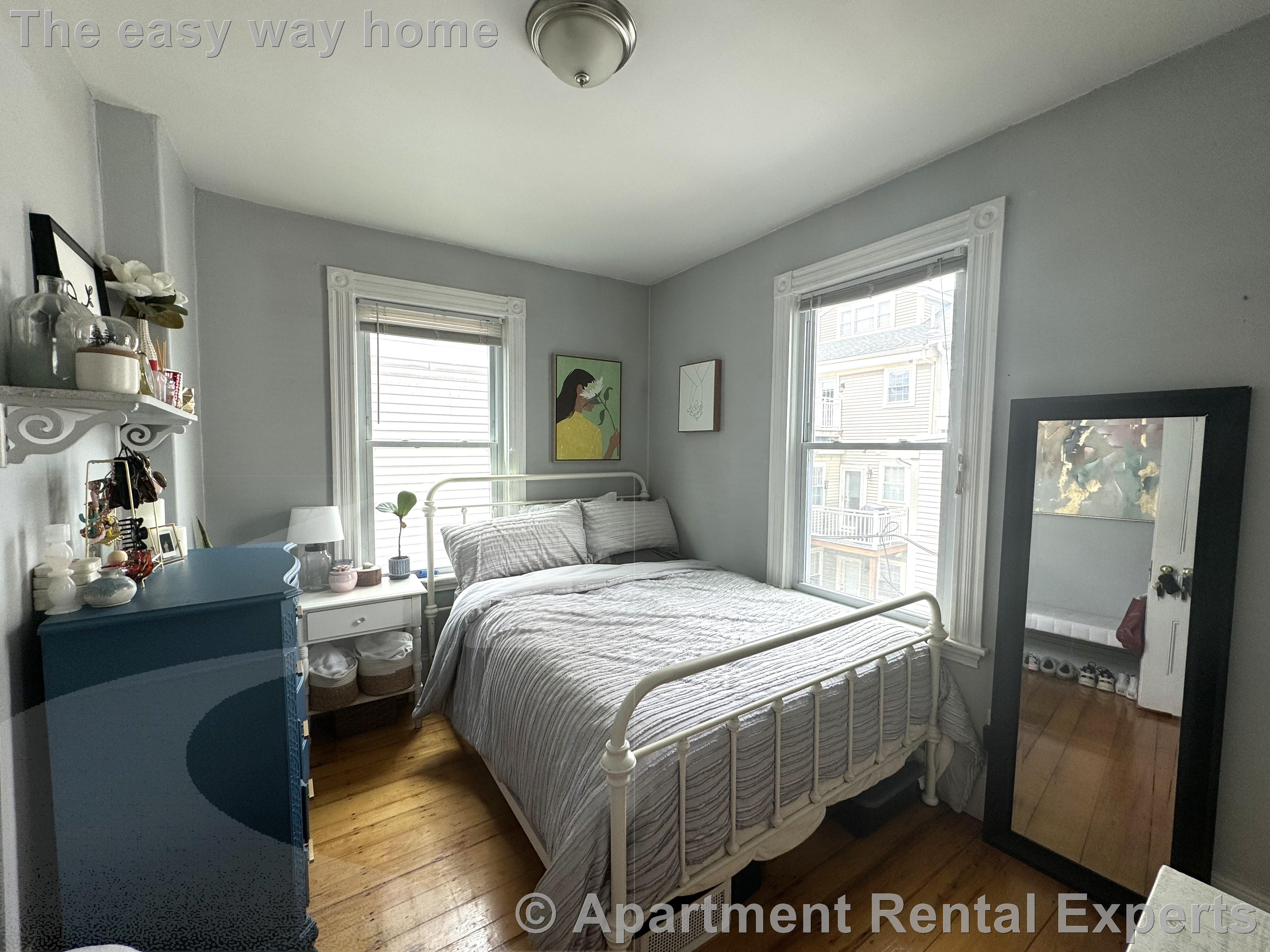 84 School St, Charlestown