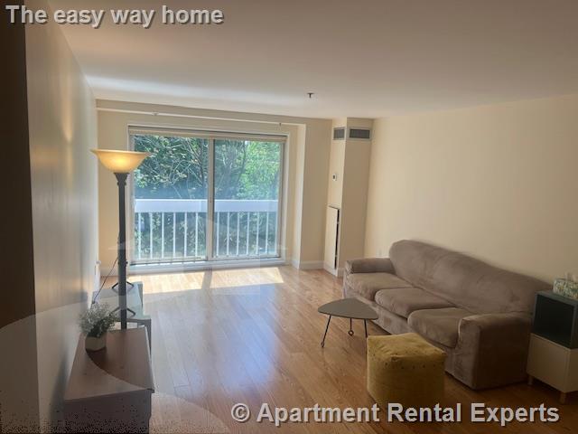 950 Massachusetts Ave, Central Square