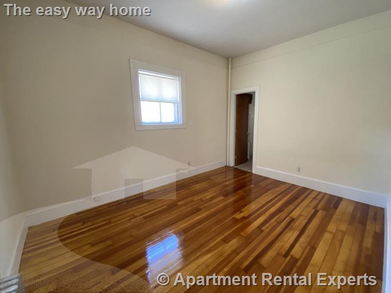 381 Harvard St, Harvard Square