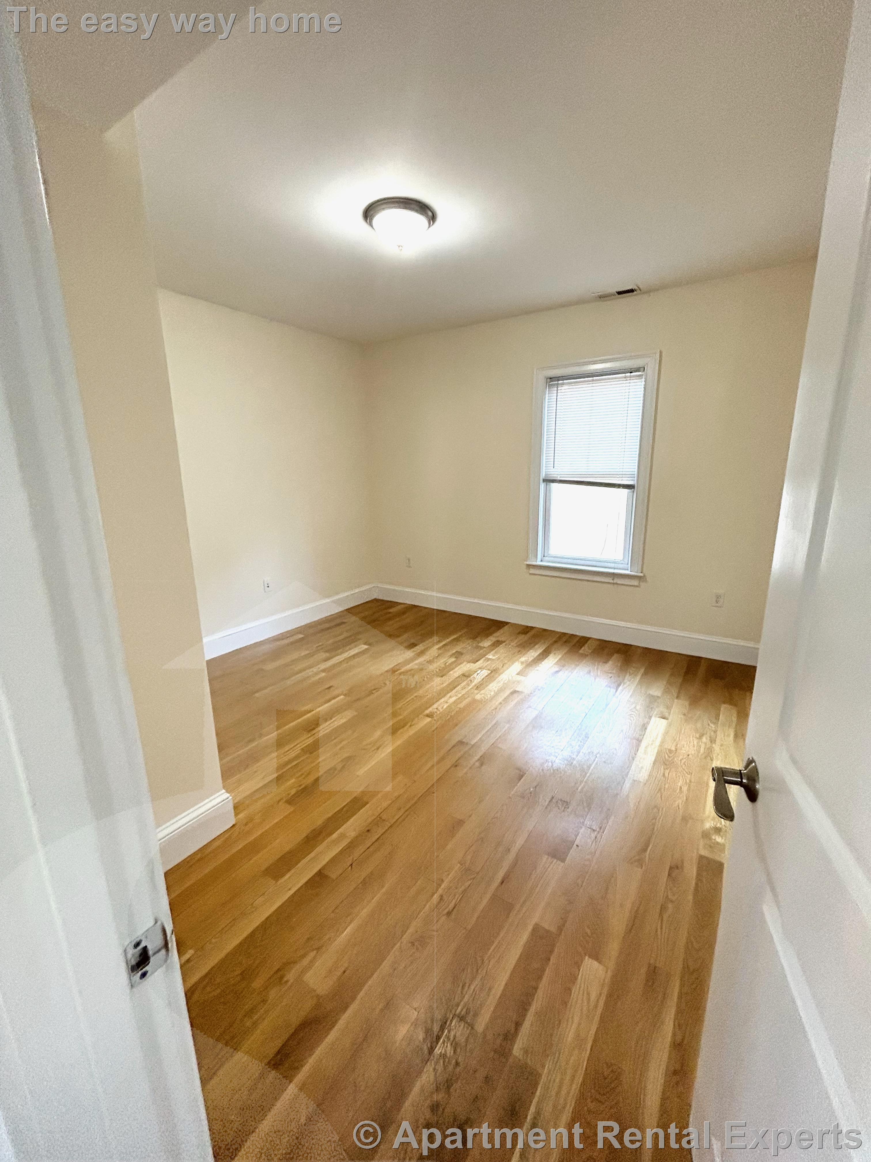 57 Greenleaf Ave, Tufts