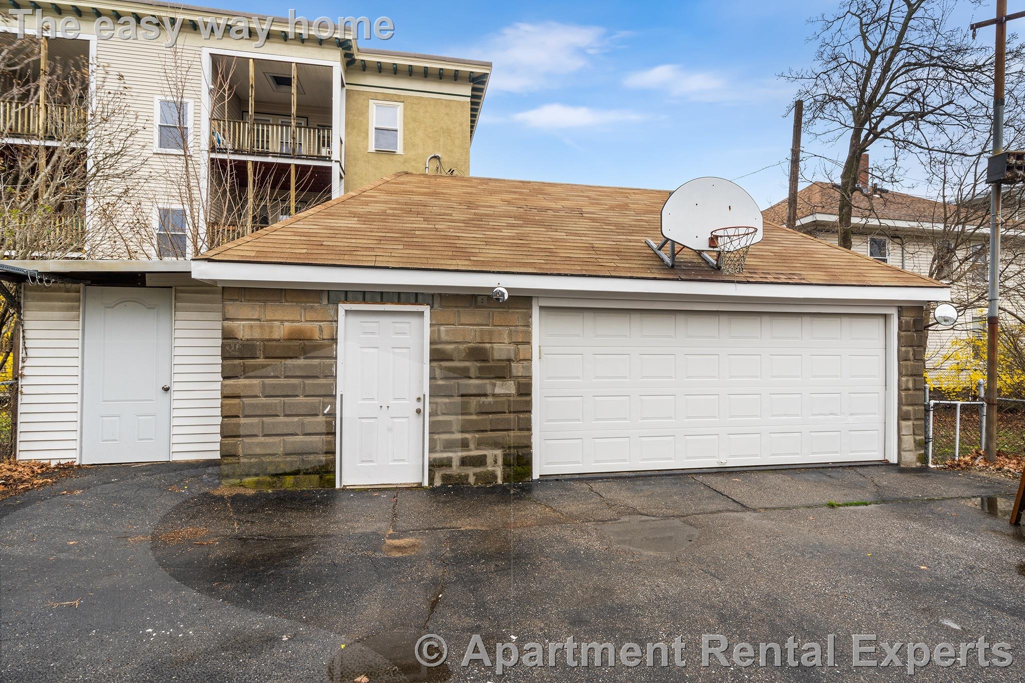 9 Stearns Ave, Tufts