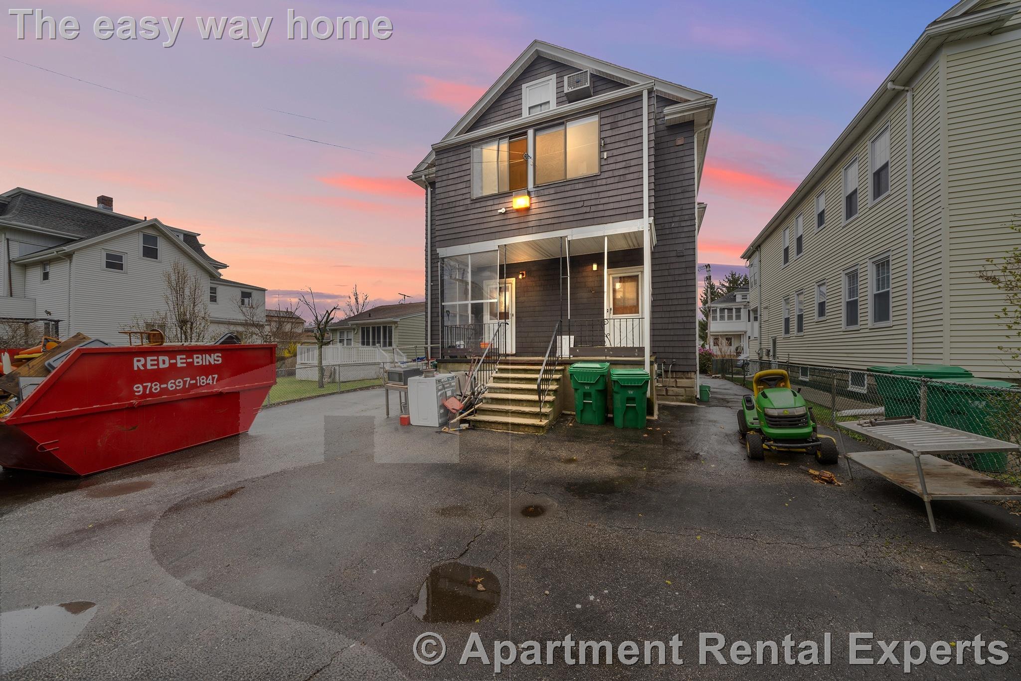 9 Stearns Ave, Tufts