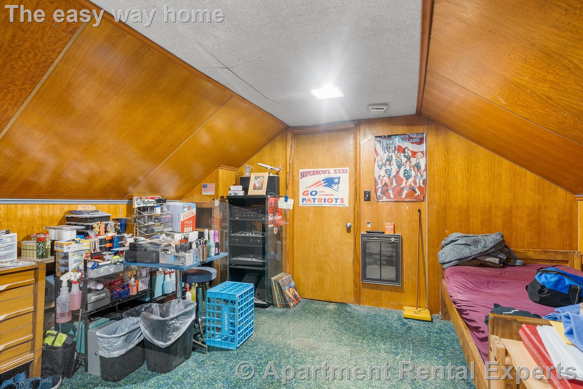 9 Stearns Ave, Tufts