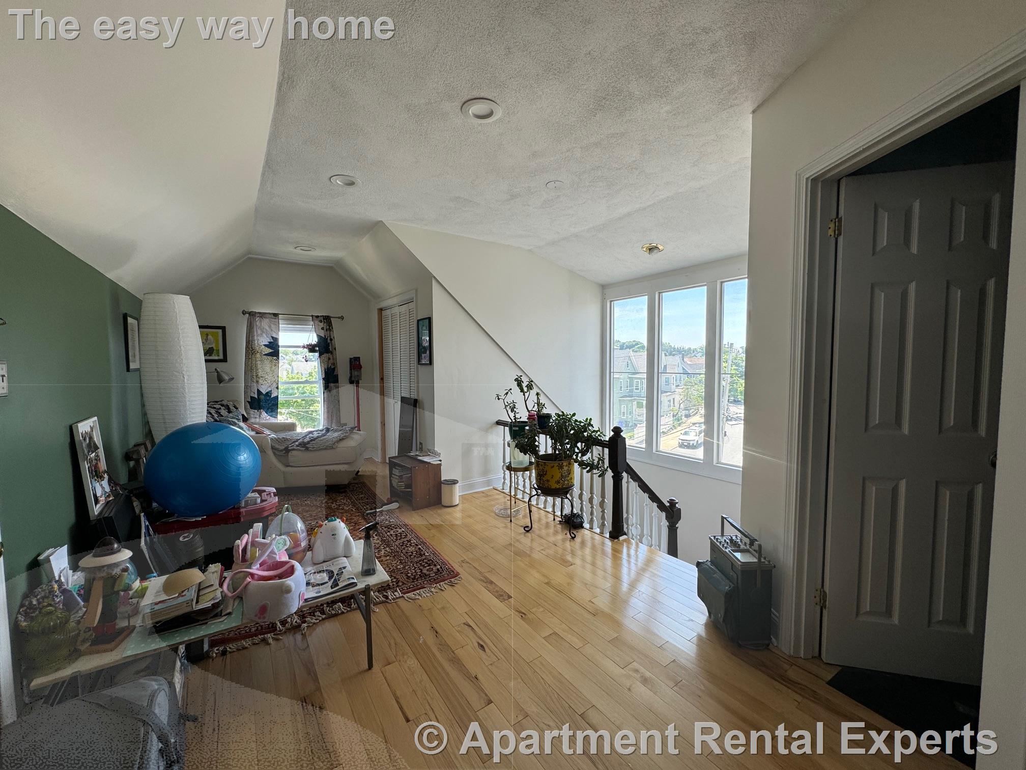 33 High St, Malden Center