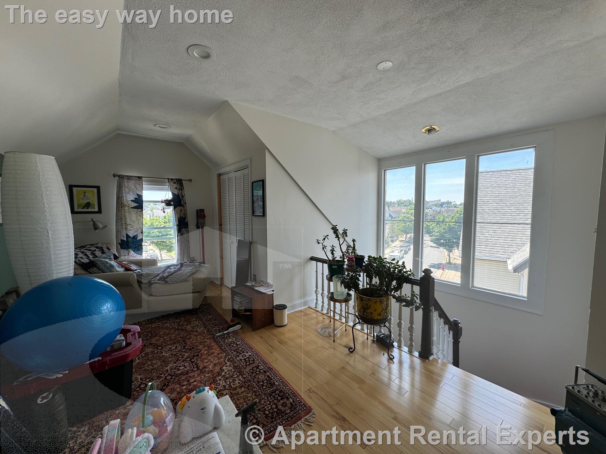 33 High St, Malden Center