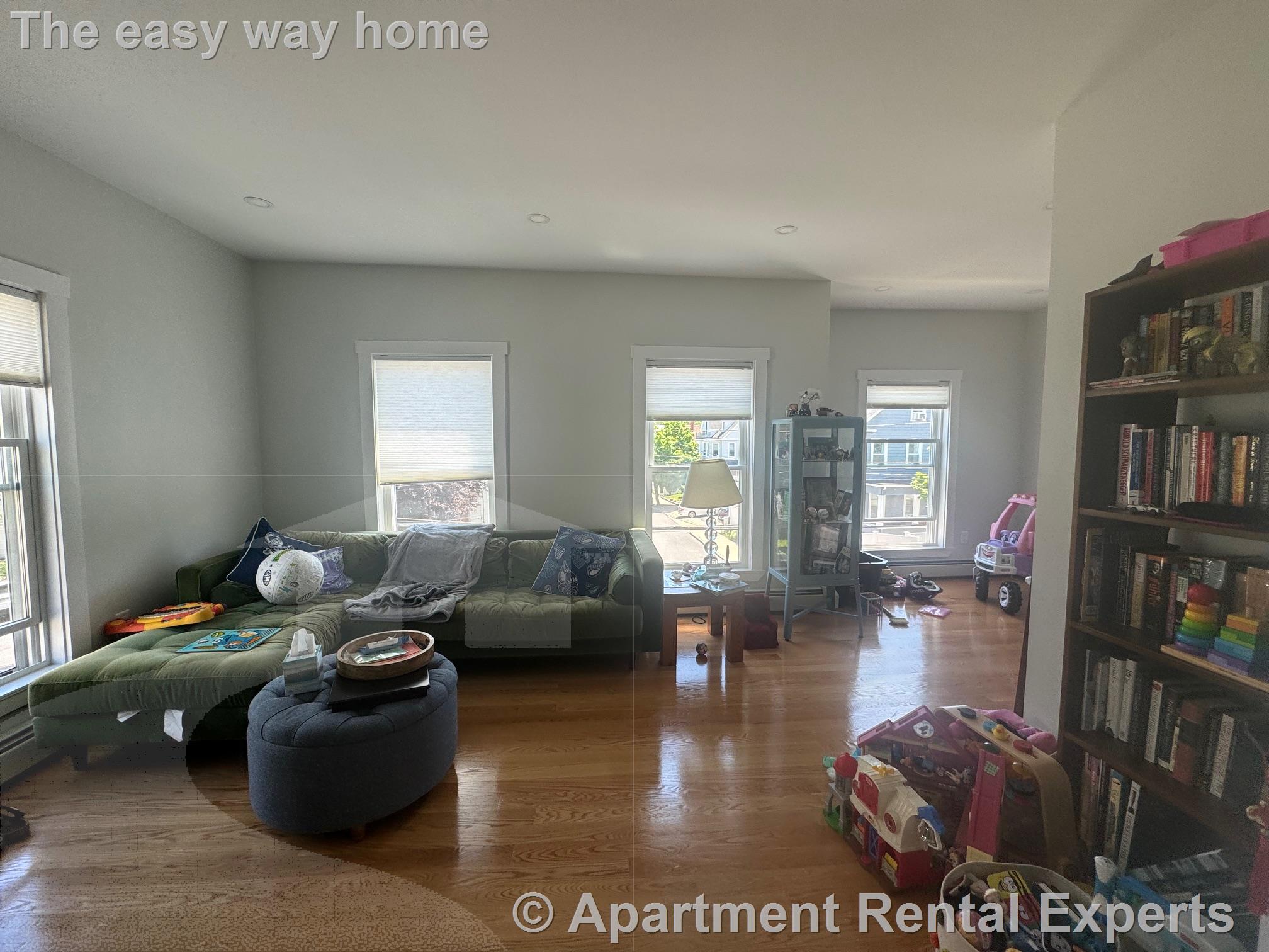 33 High St, Malden Center