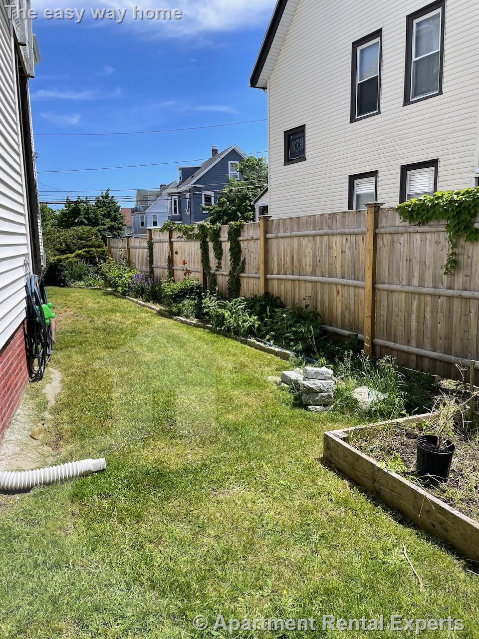 33 High St, Malden Center