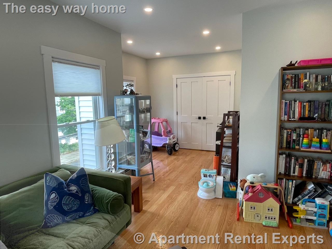 33 High St, Malden Center