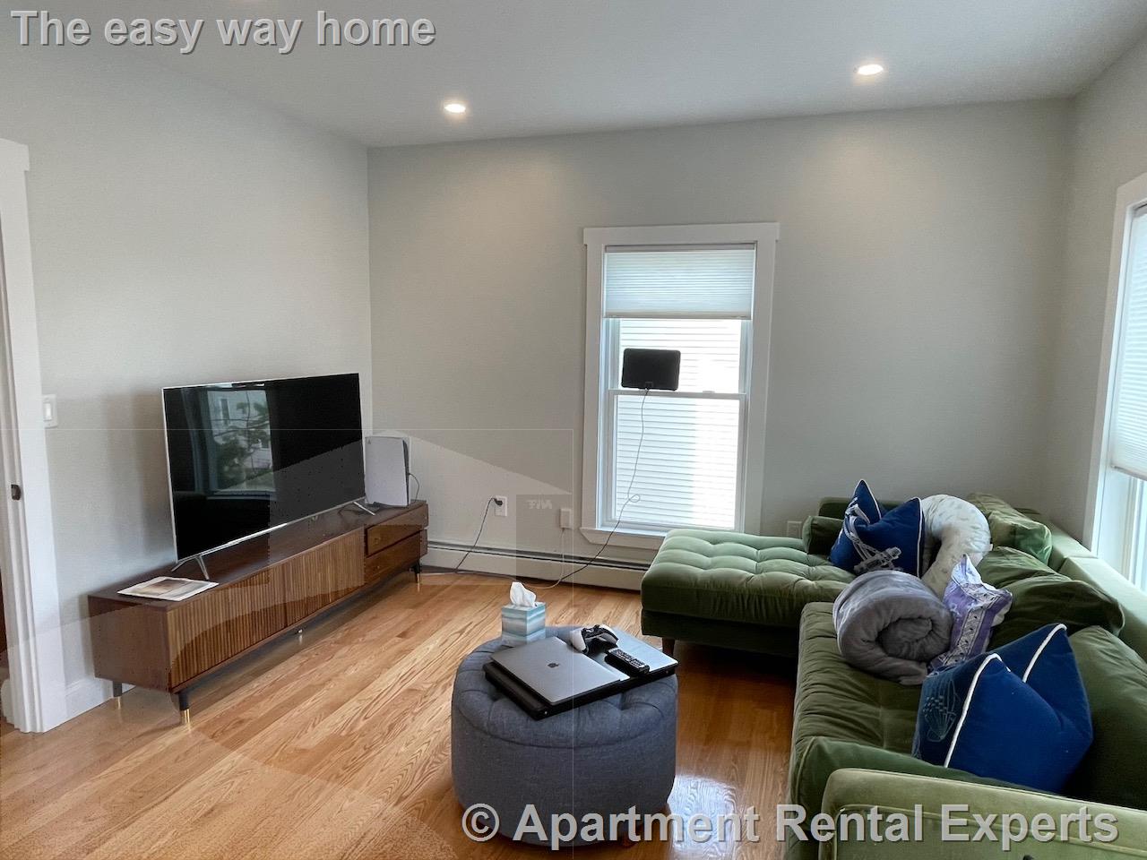 33 High St, Malden Center