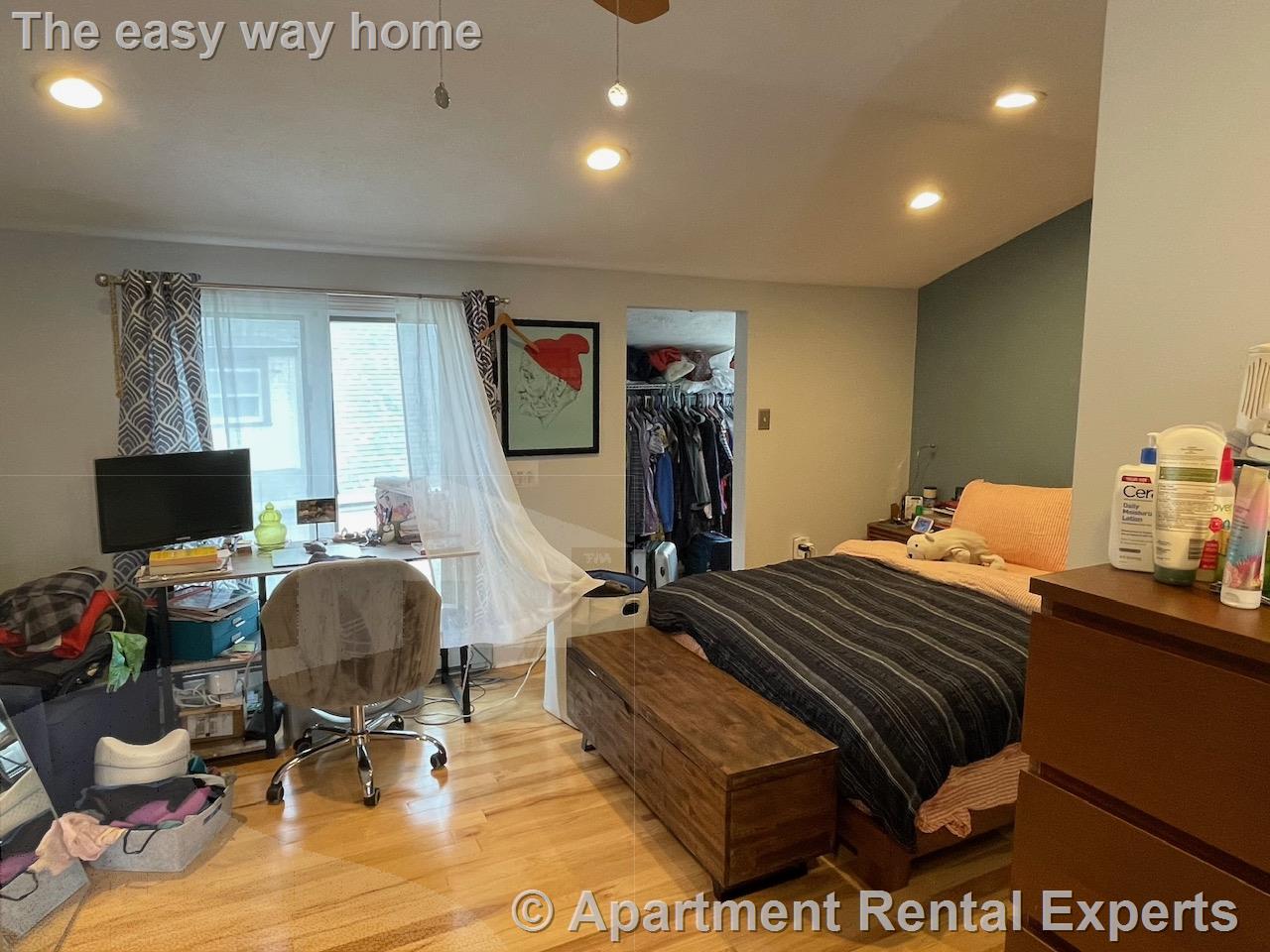 33 High St, Malden Center