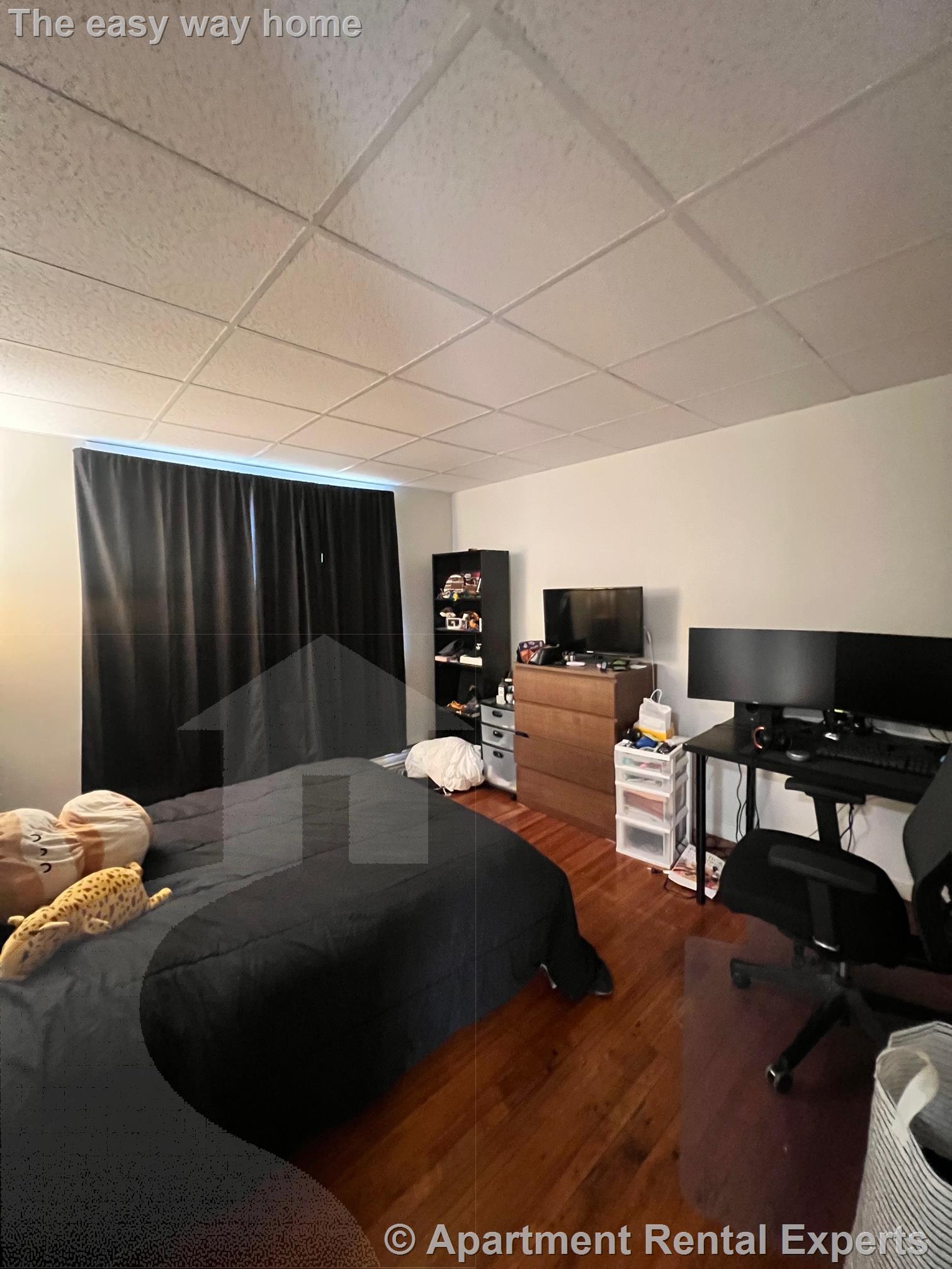 1139 Broadway, Teele Square