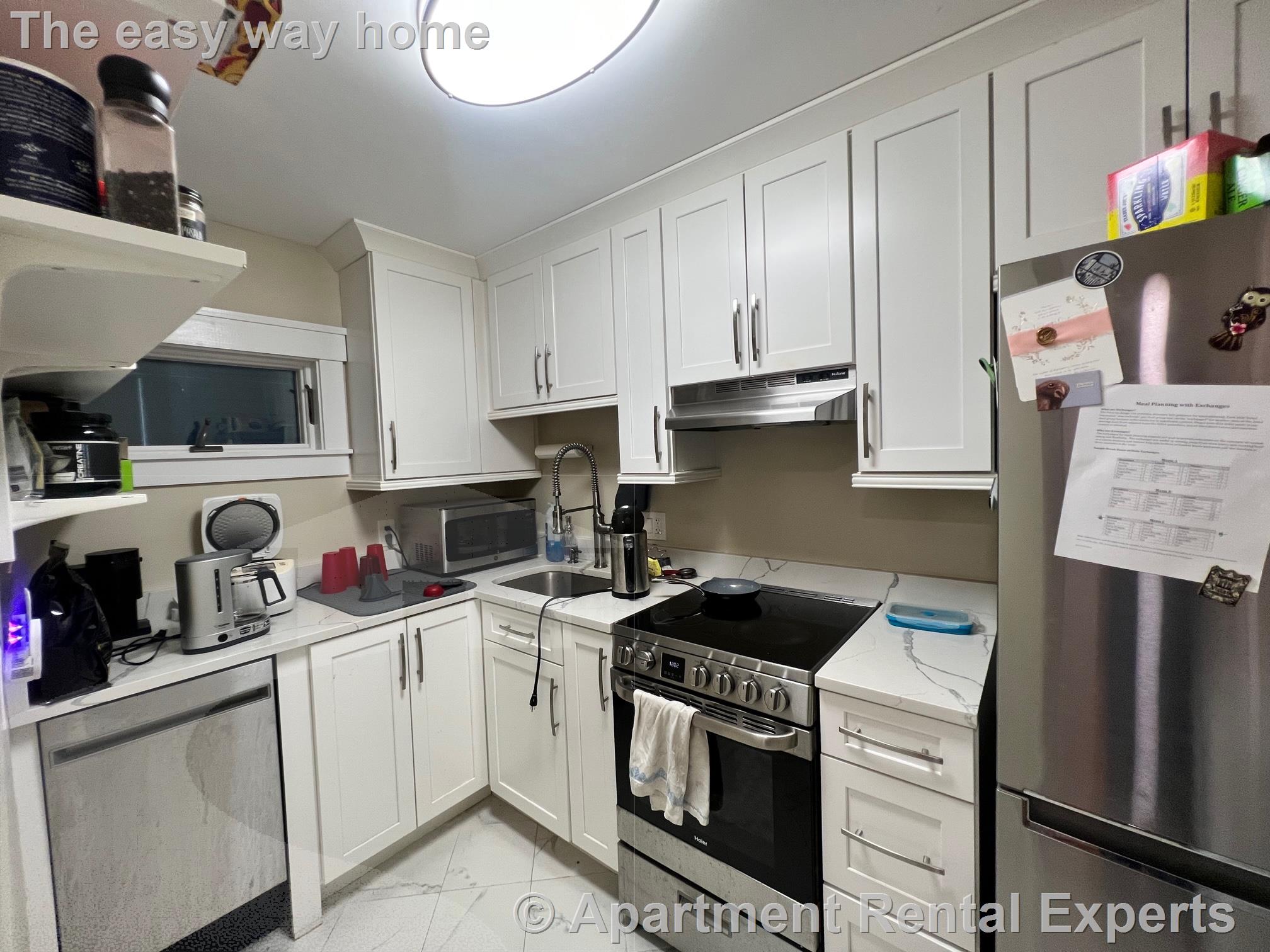 1139 Broadway, Teele Square