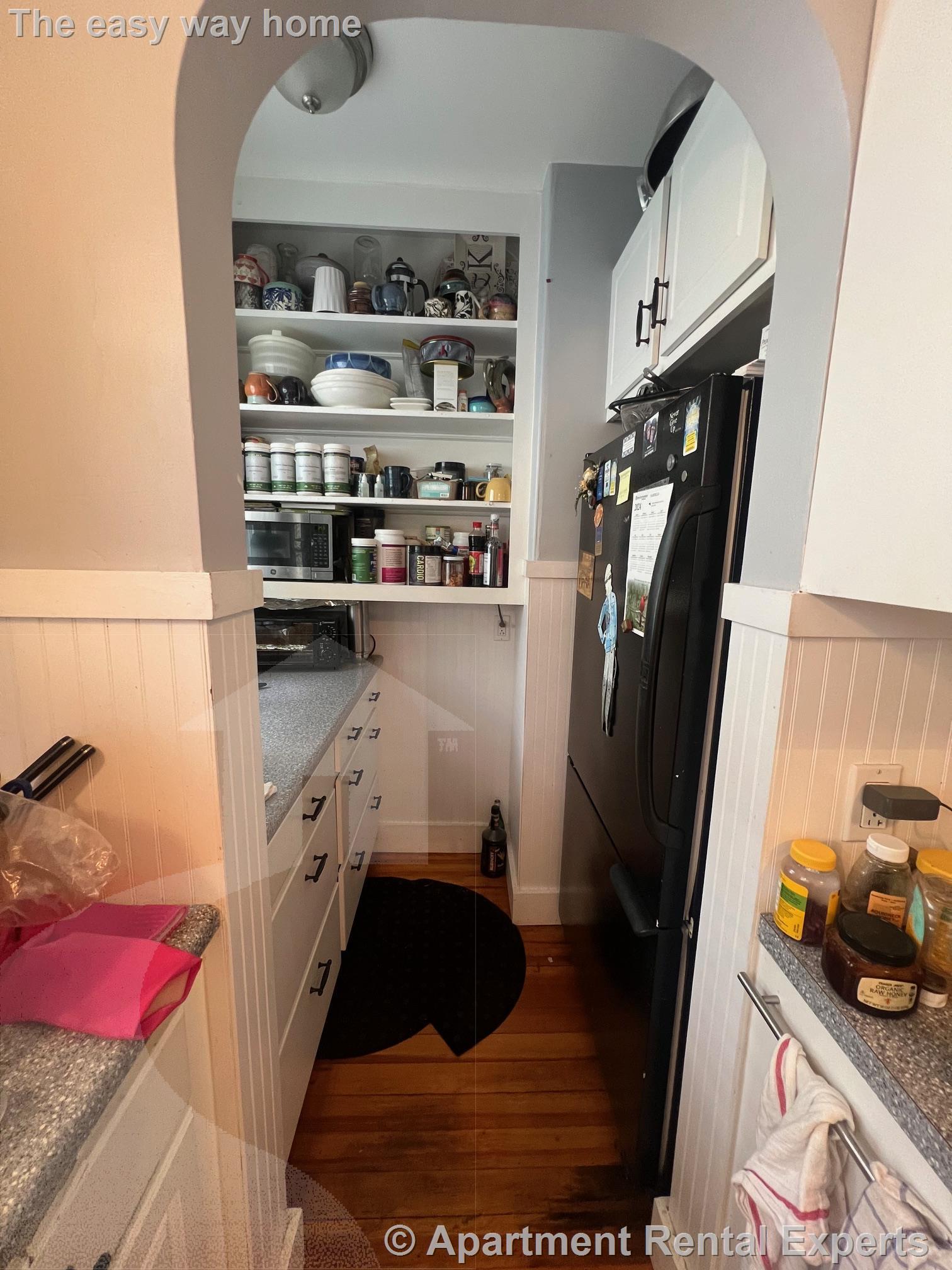 33 Frederick Ave, Tufts