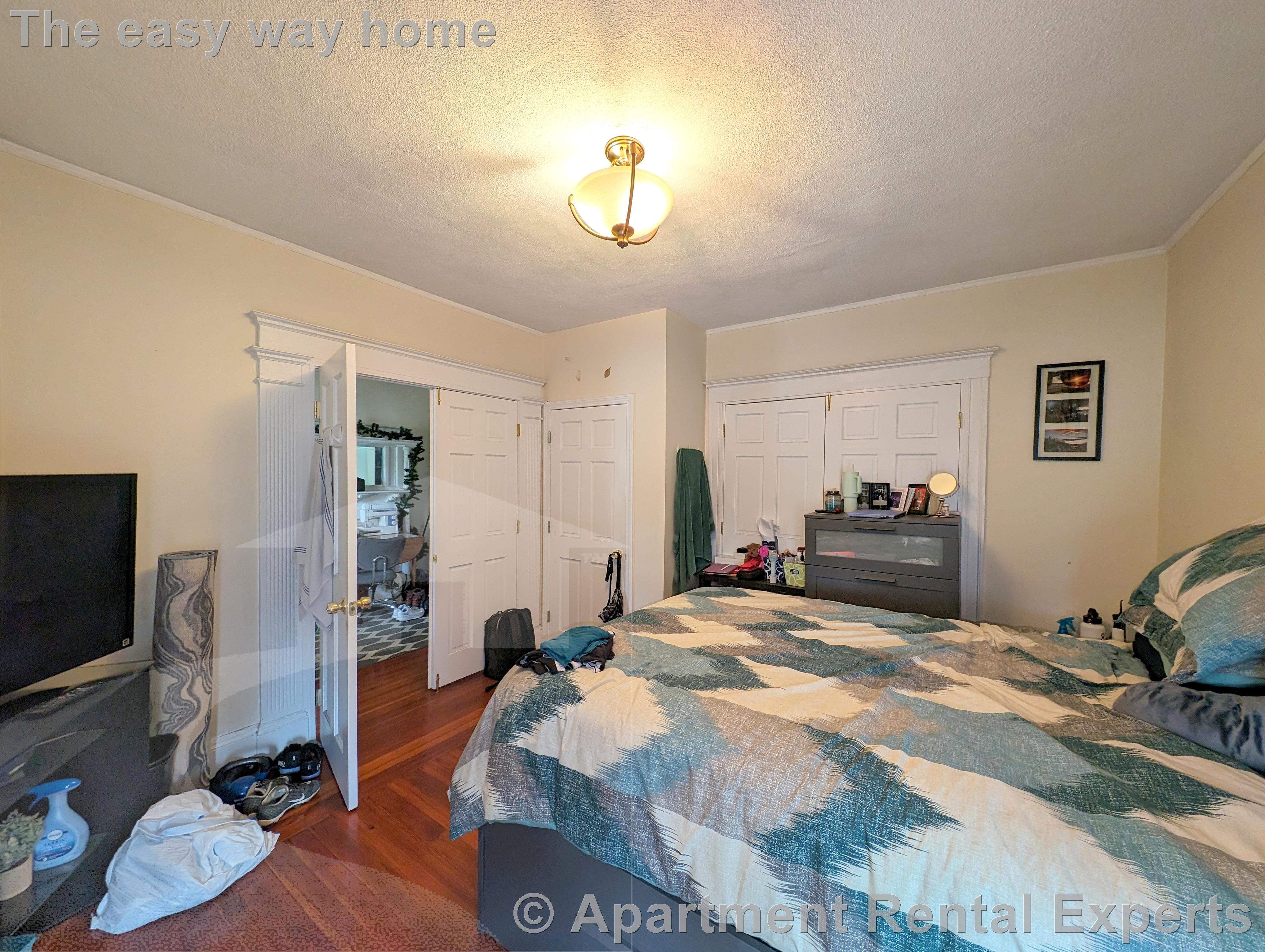 171 College Ave, Davis Square