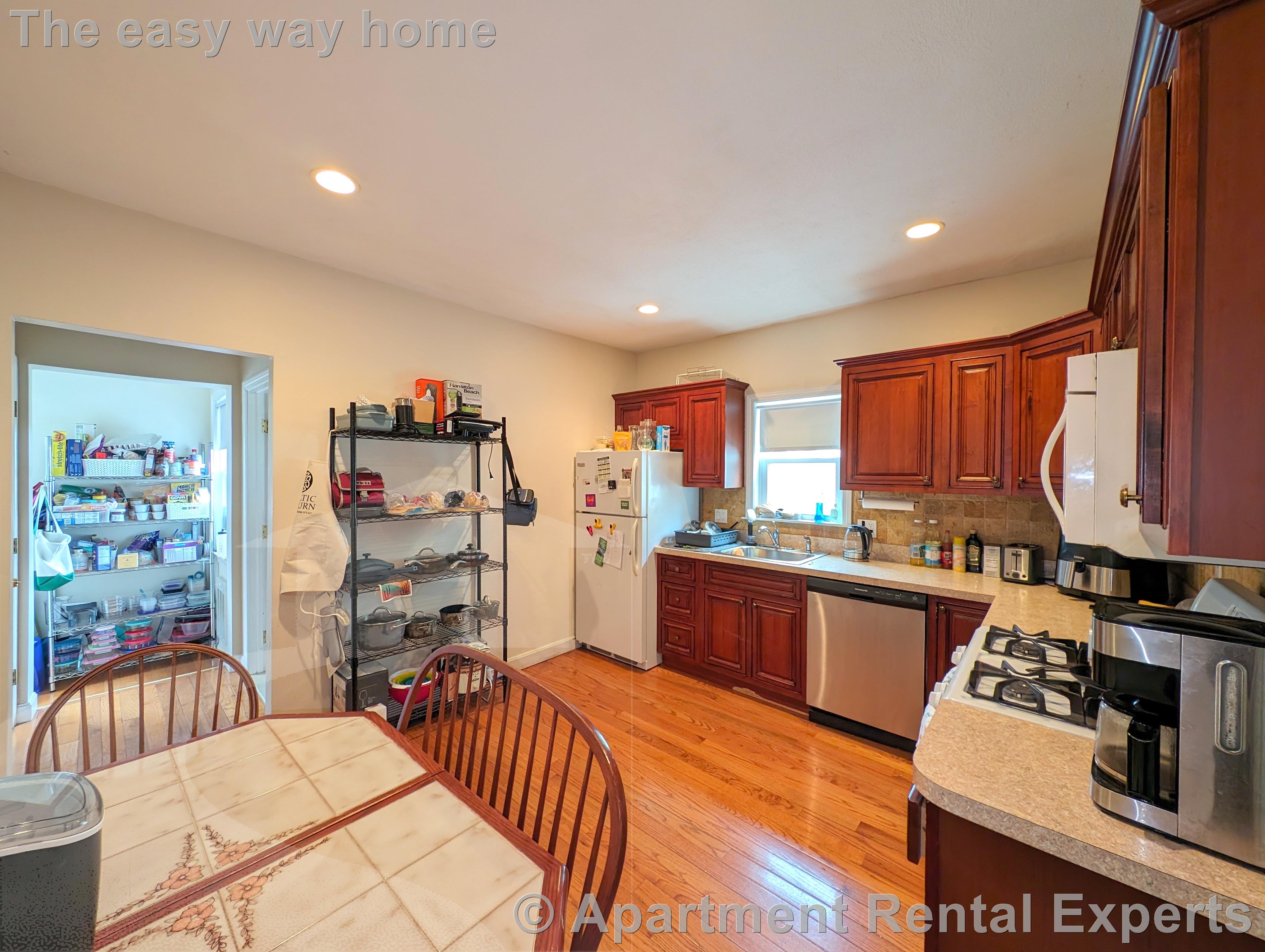 171 College Ave, Davis Square