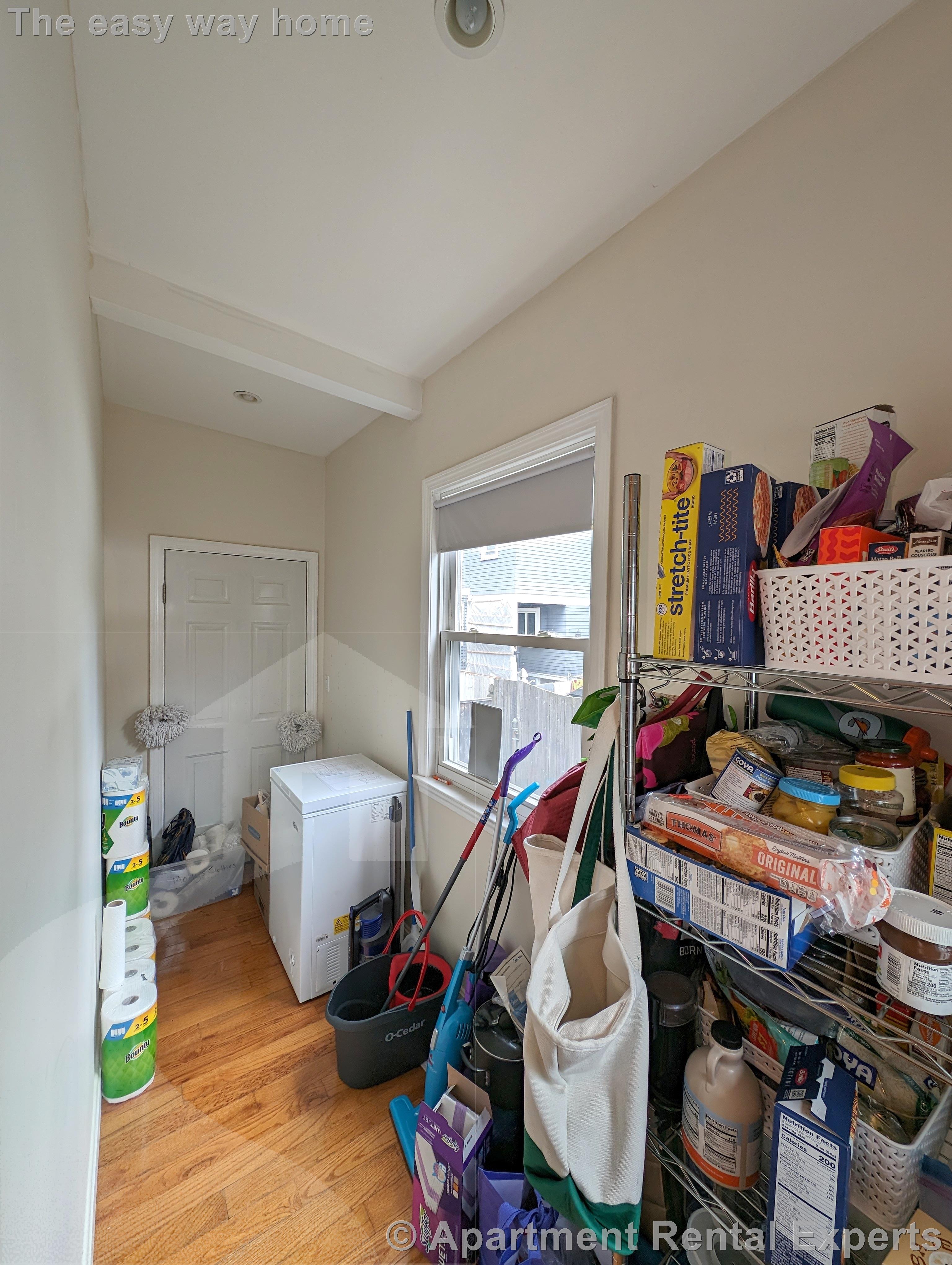 171 College Ave, Davis Square