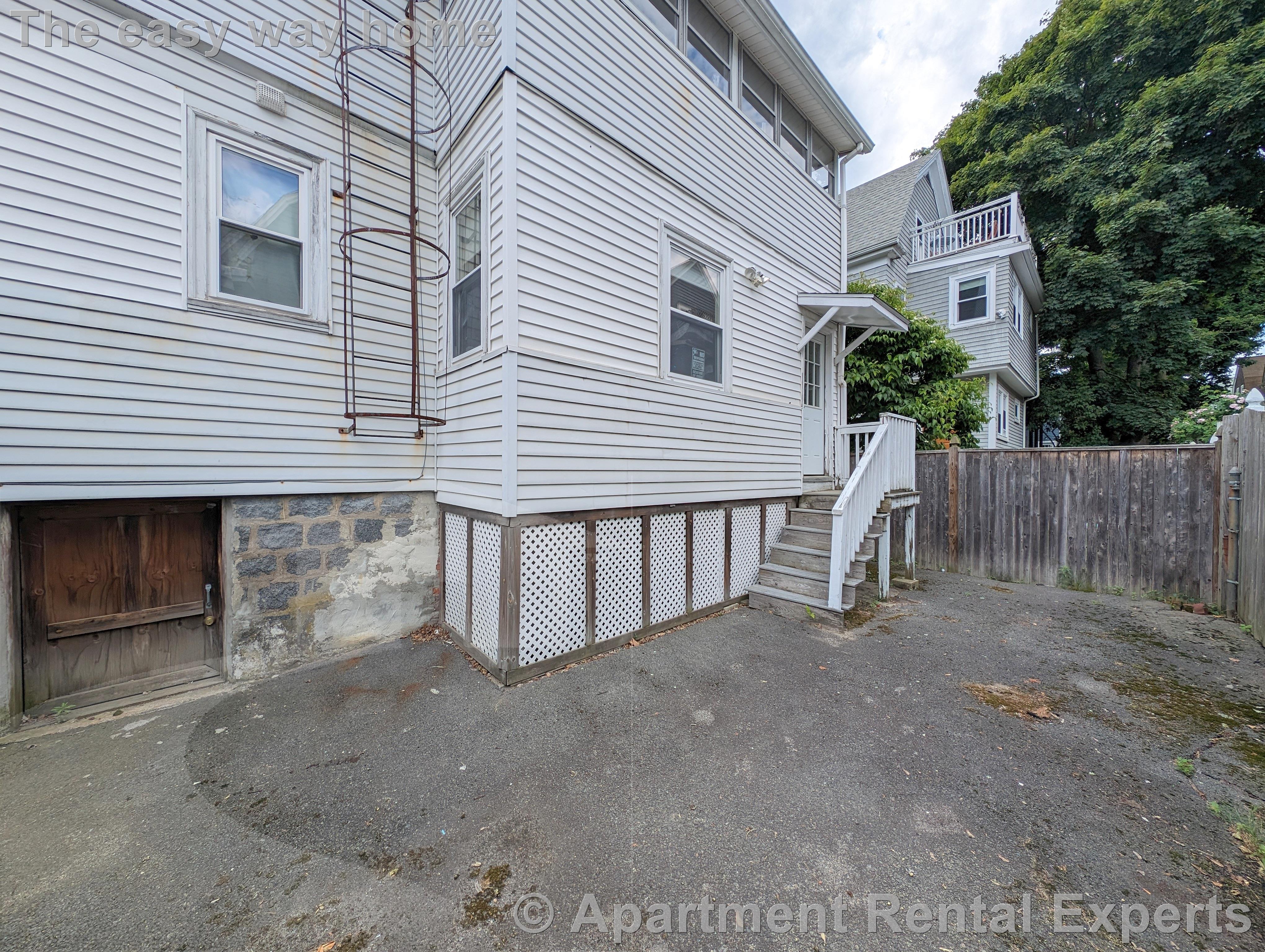 171 College Ave, Davis Square