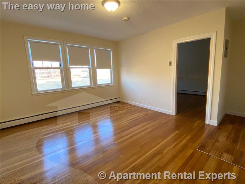 172 N Beacon St, Brighton