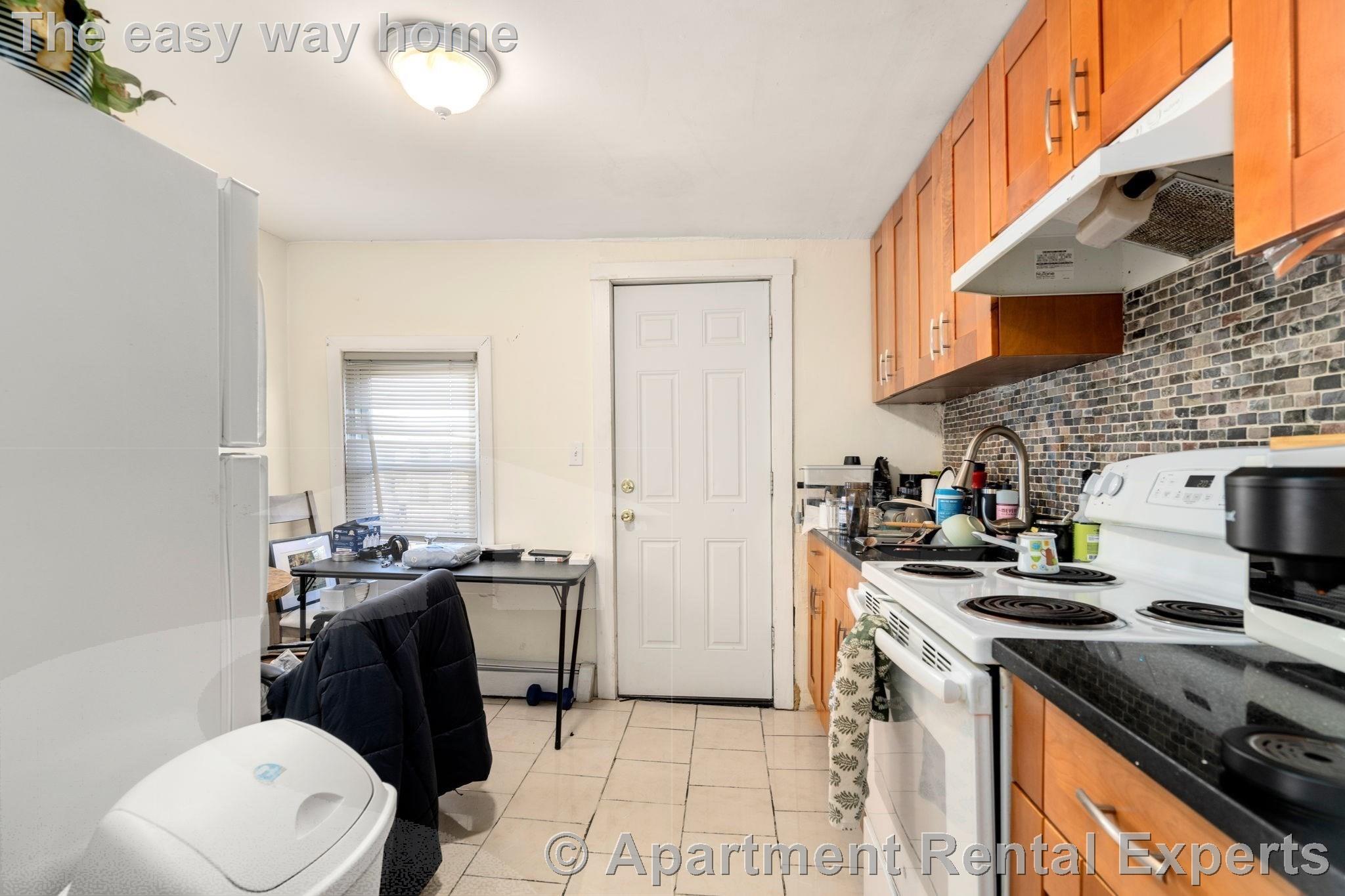 74 Franklin St, Sullivan Square