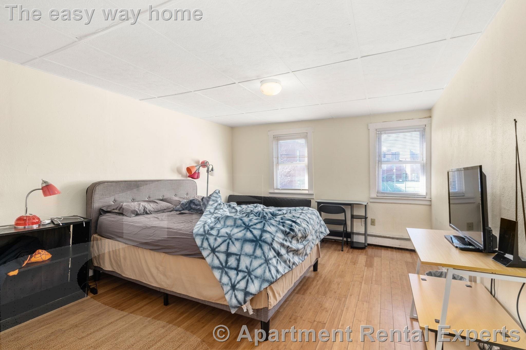 74 Franklin St, Sullivan Square