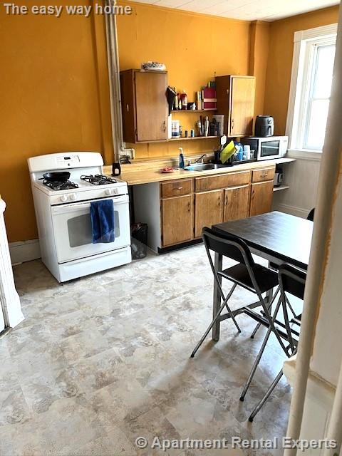 20 Dudley St, Davis Square