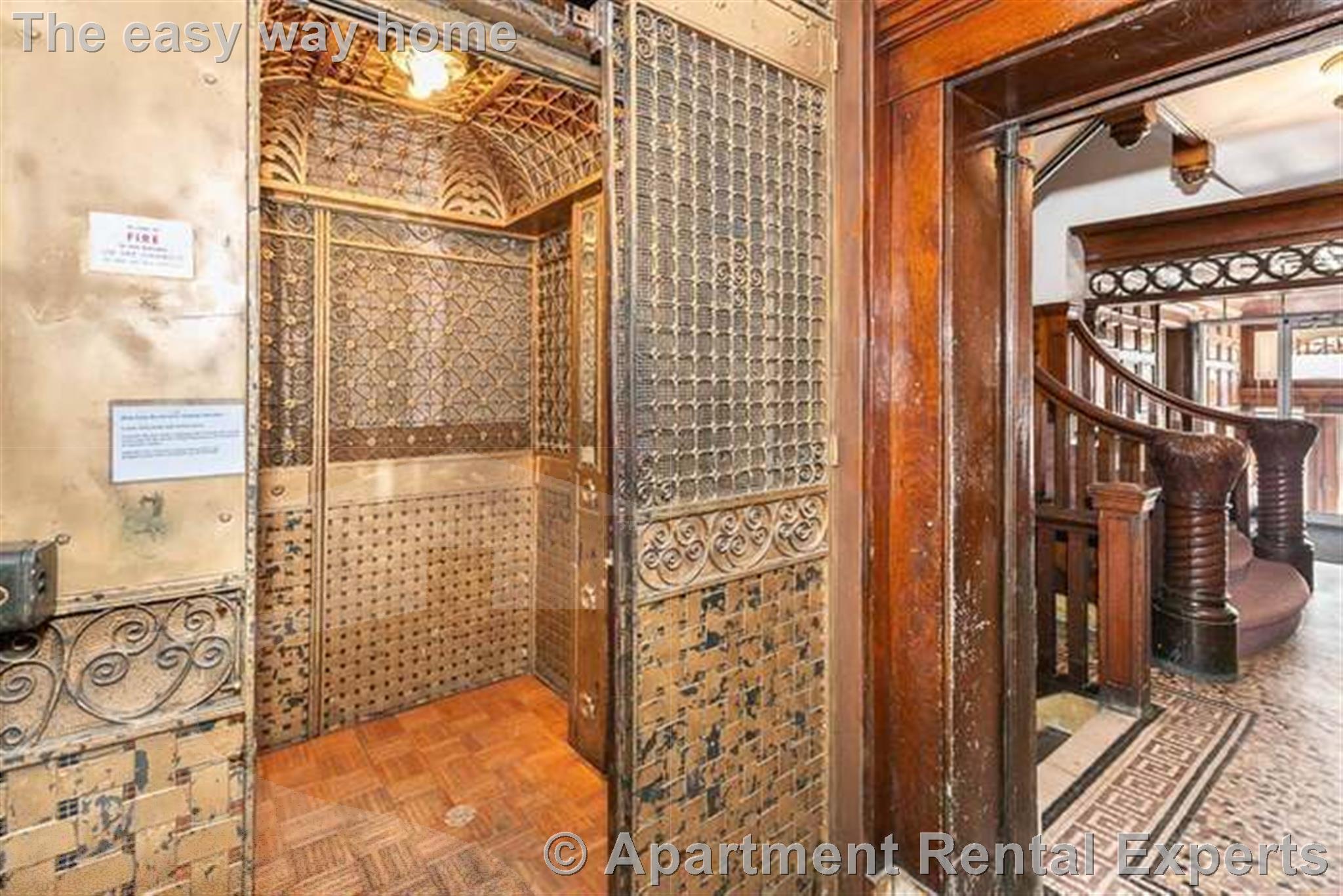 1137 Massachusetts Ave, Harvard Square