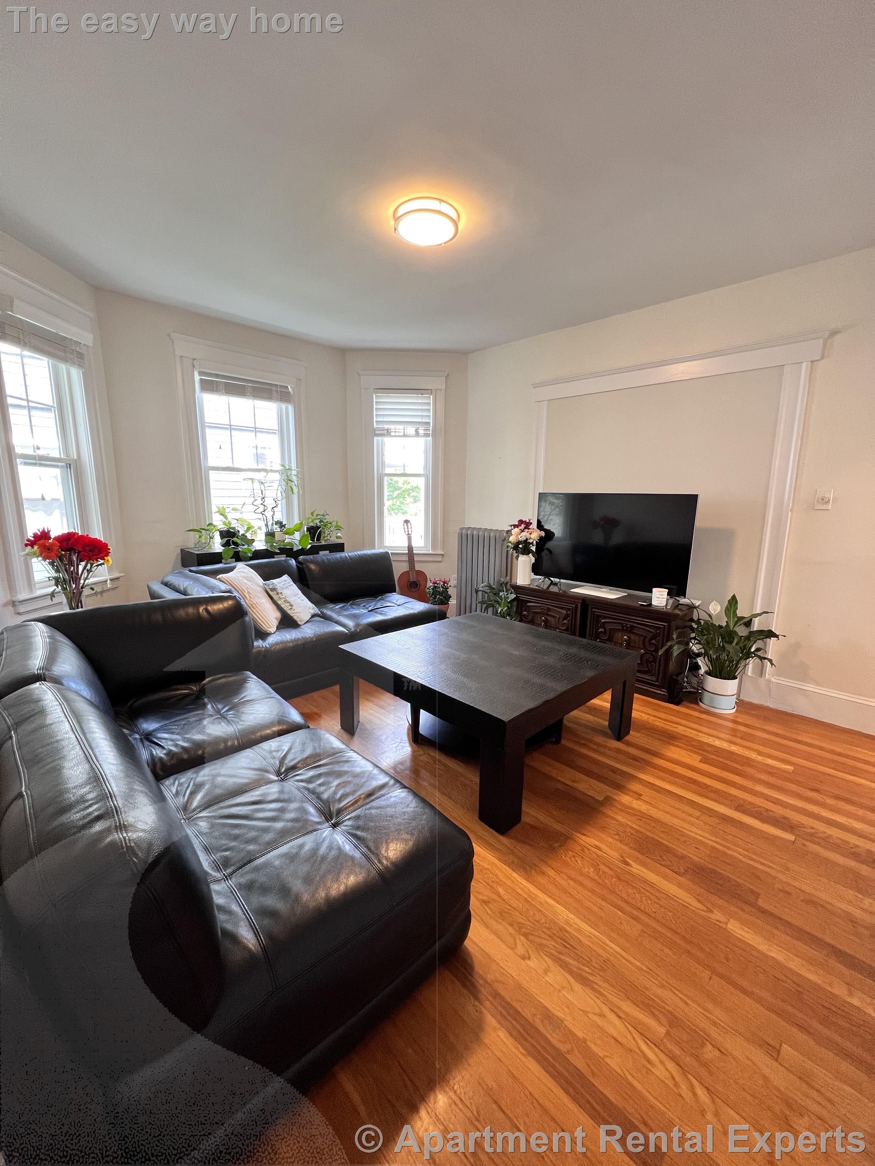 70 Dudley St, North Cambridge