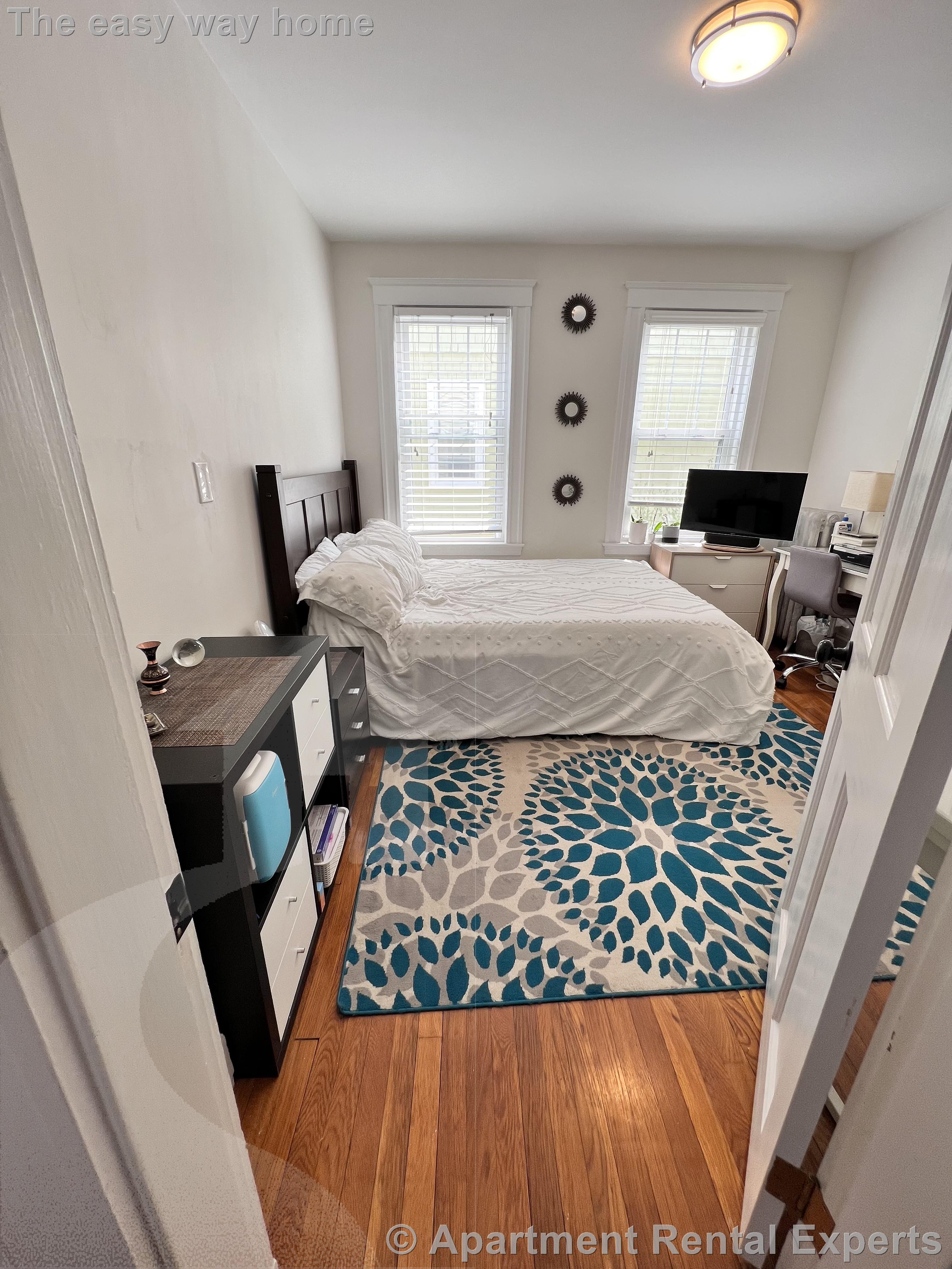 70 Dudley St, North Cambridge