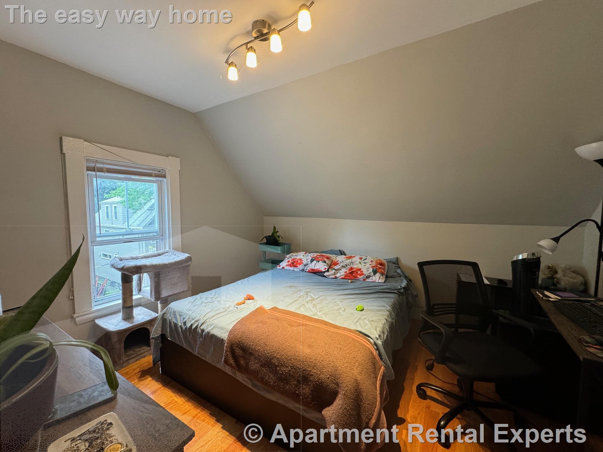 33 Francesca Ave, Davis Square