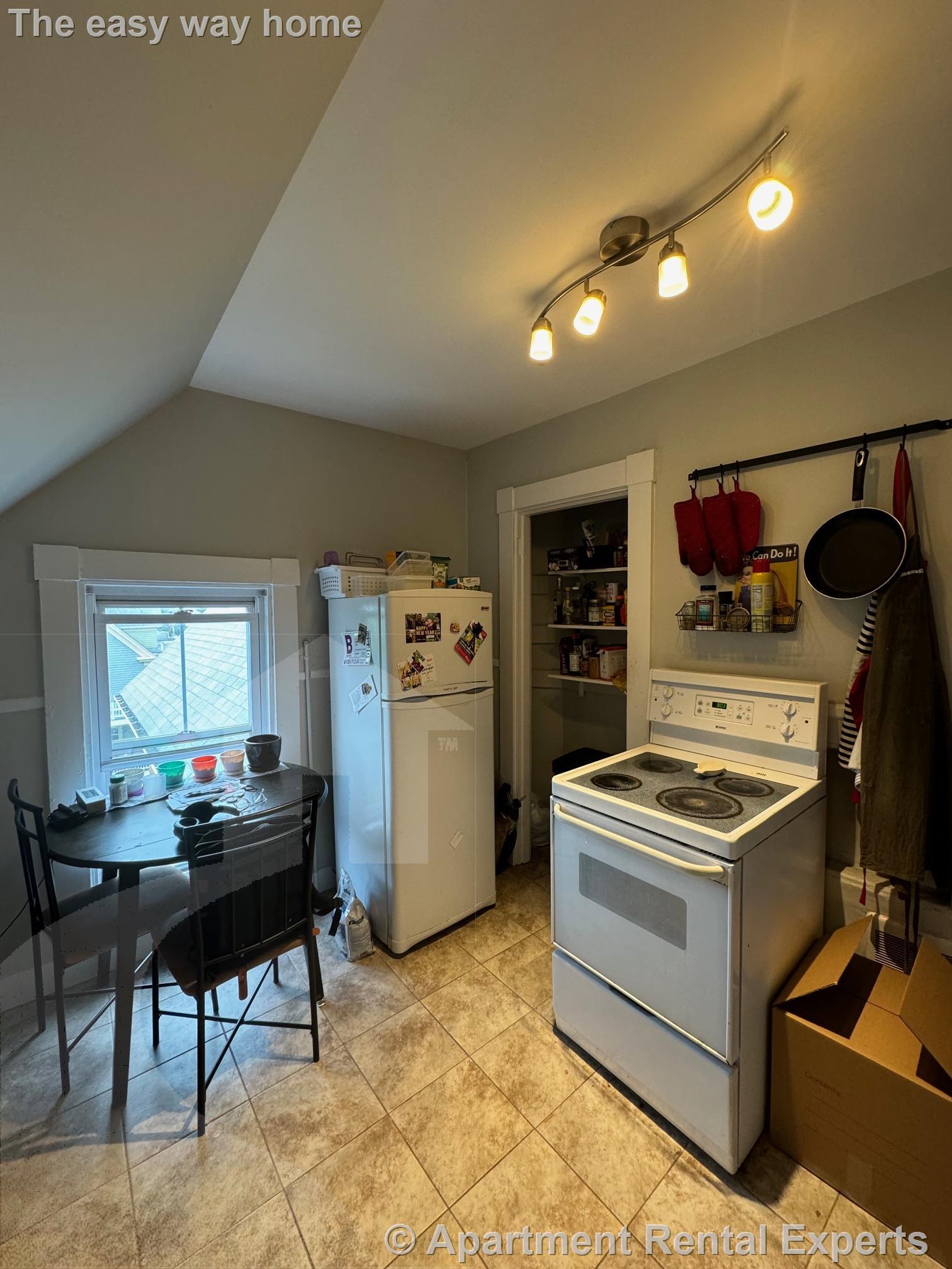 33 Francesca Ave, Davis Square