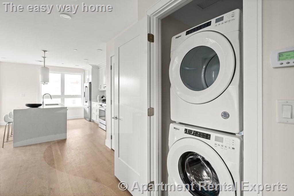 301 Border St, East Boston