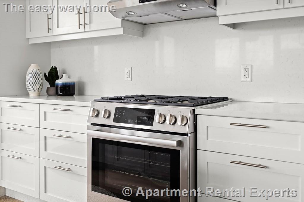 301 Border St, East Boston