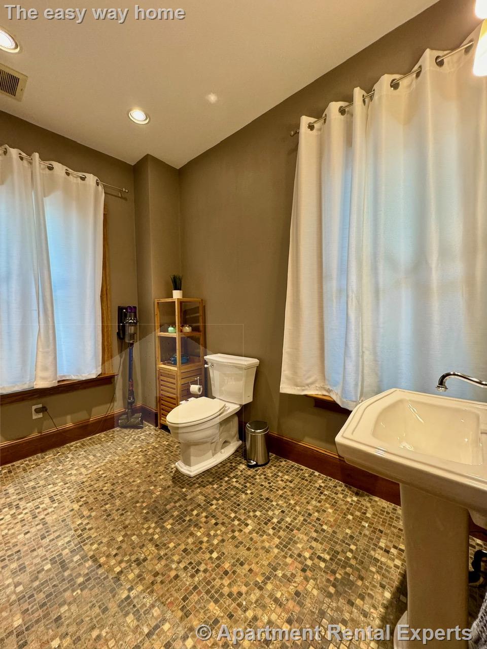 108 School St, Spring Hill