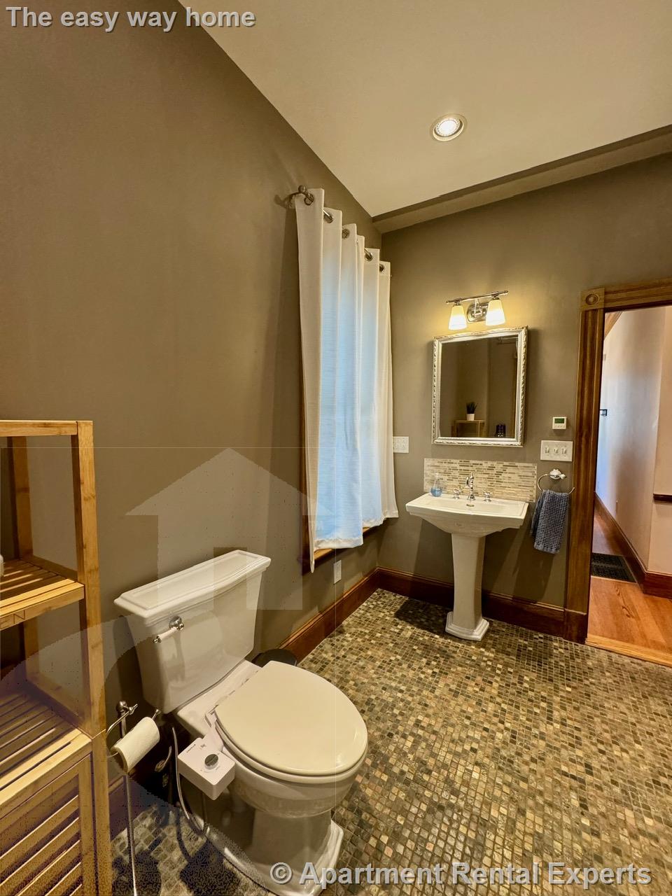 108 School St, Spring Hill