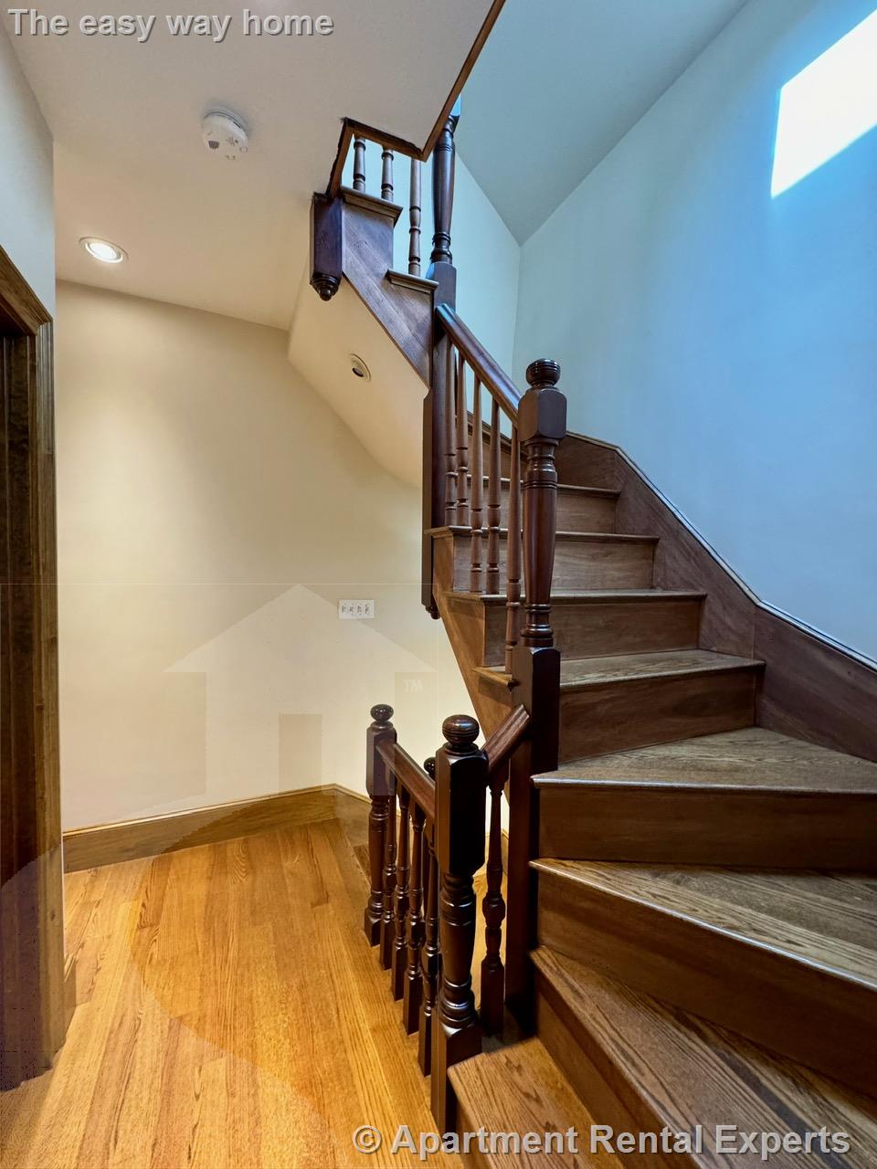 108 School St, Spring Hill