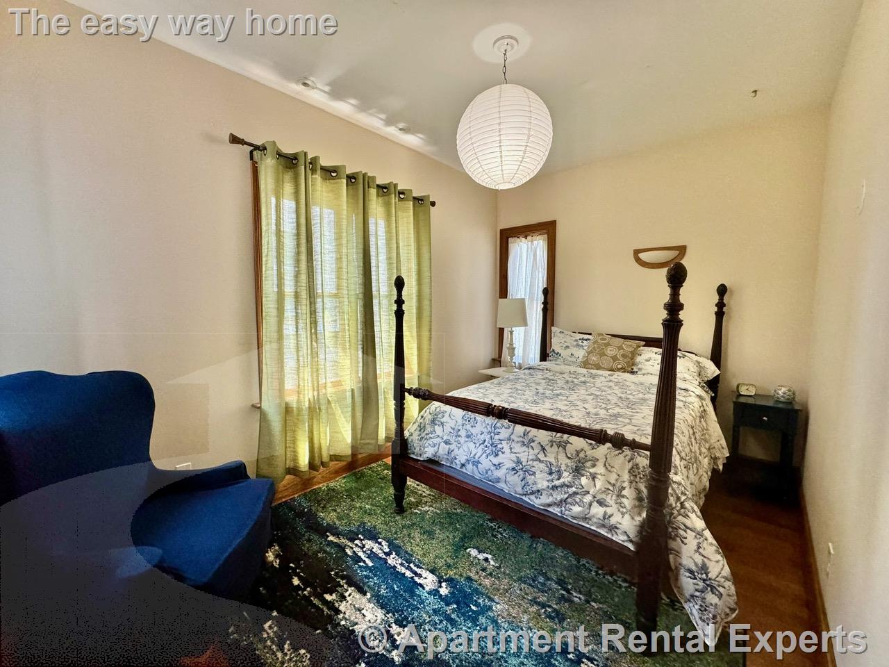 108 School St, Spring Hill