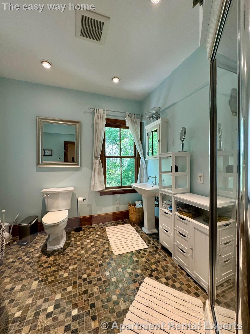 108 School St, Spring Hill