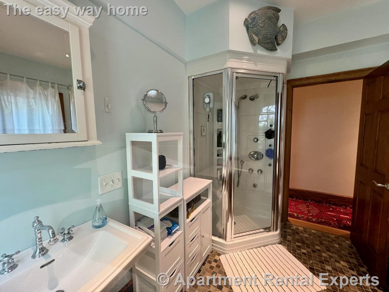 108 School St, Spring Hill